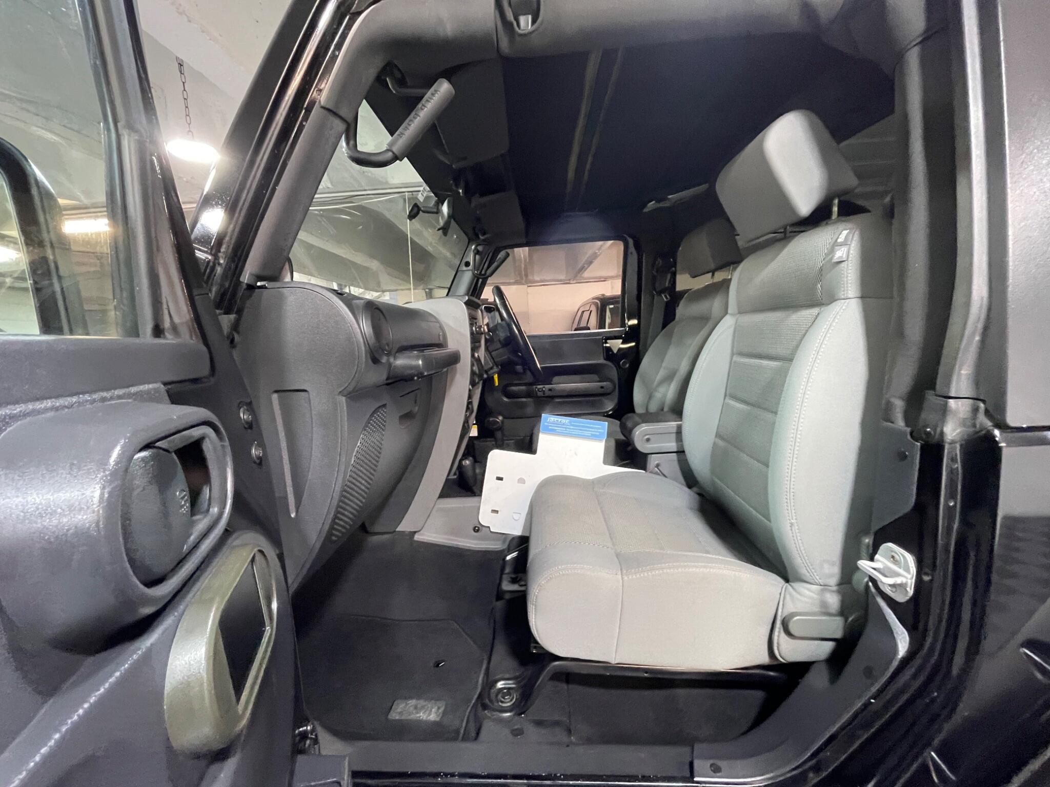 Jeep Wrangler - Image 9