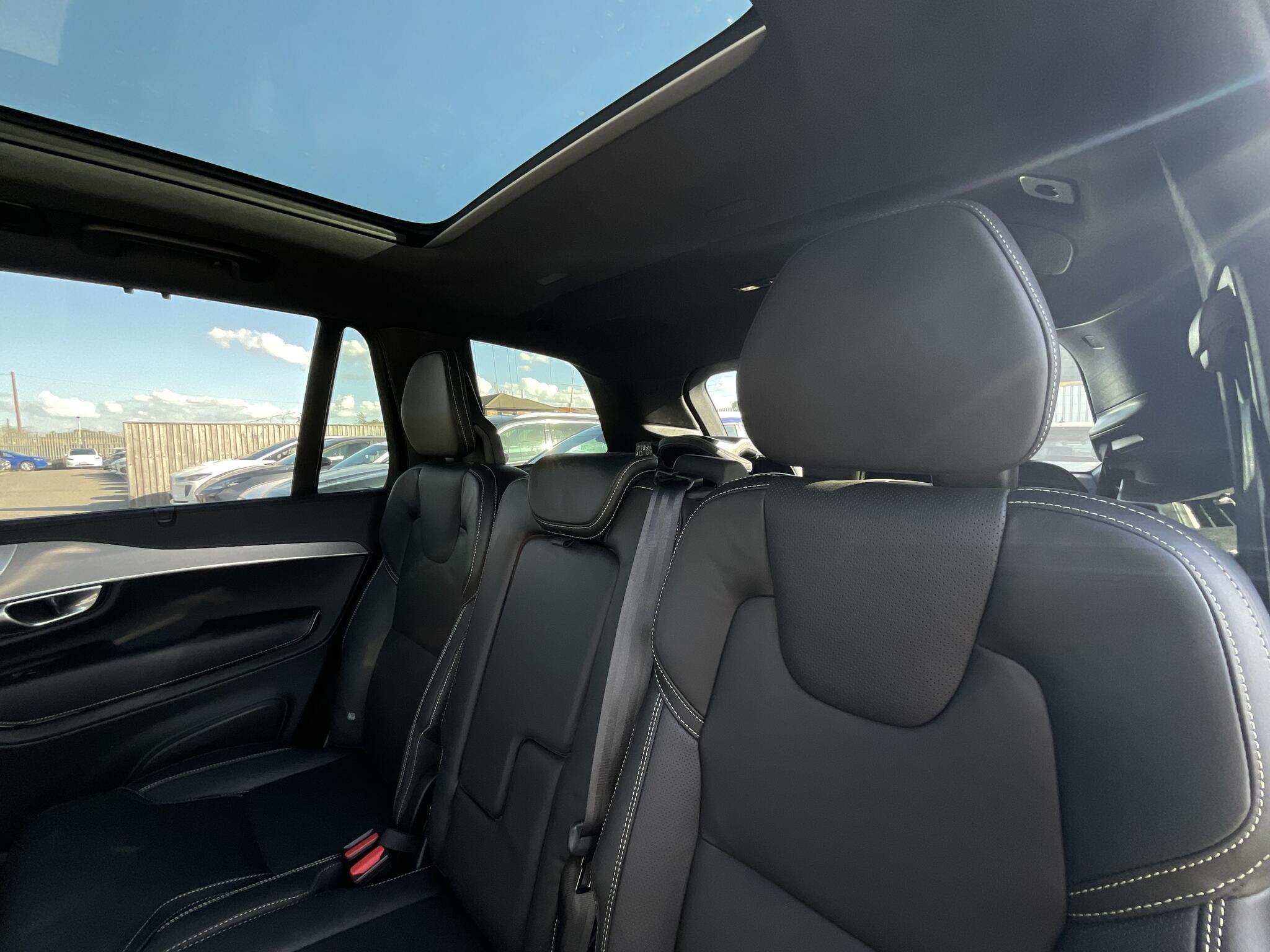 Volvo XC90 - Image 14
