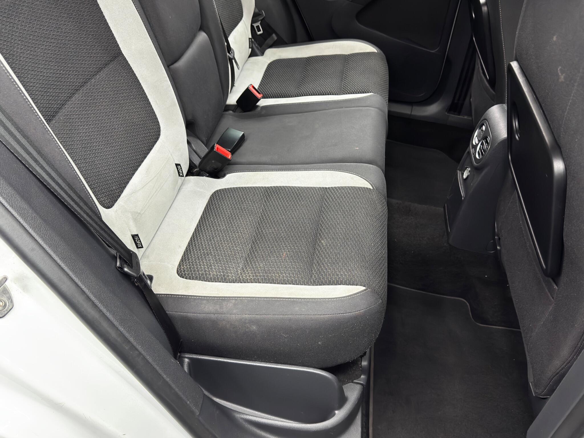 Volkswagen Tiguan - Image 16