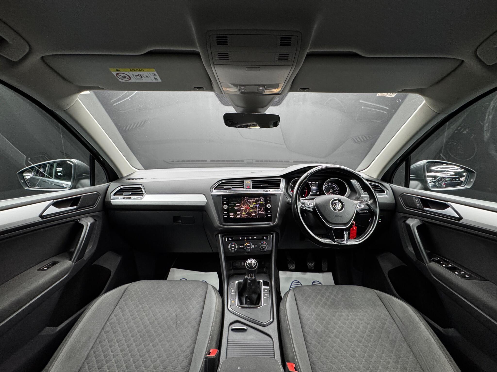 Volkswagen Tiguan - Image 17