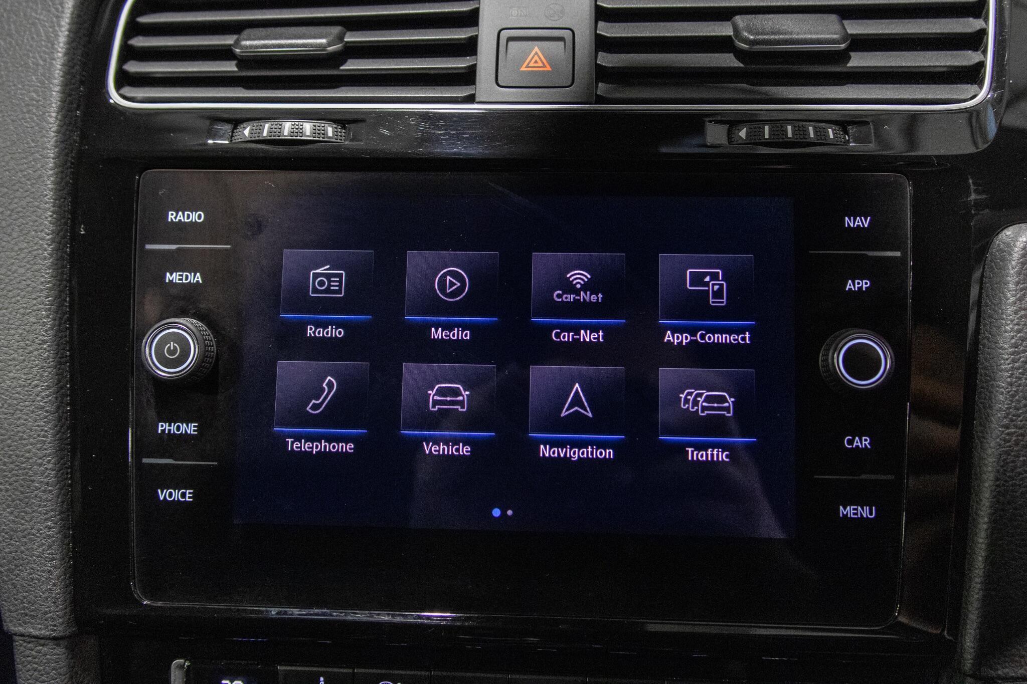 Volkswagen Golf - Image 13