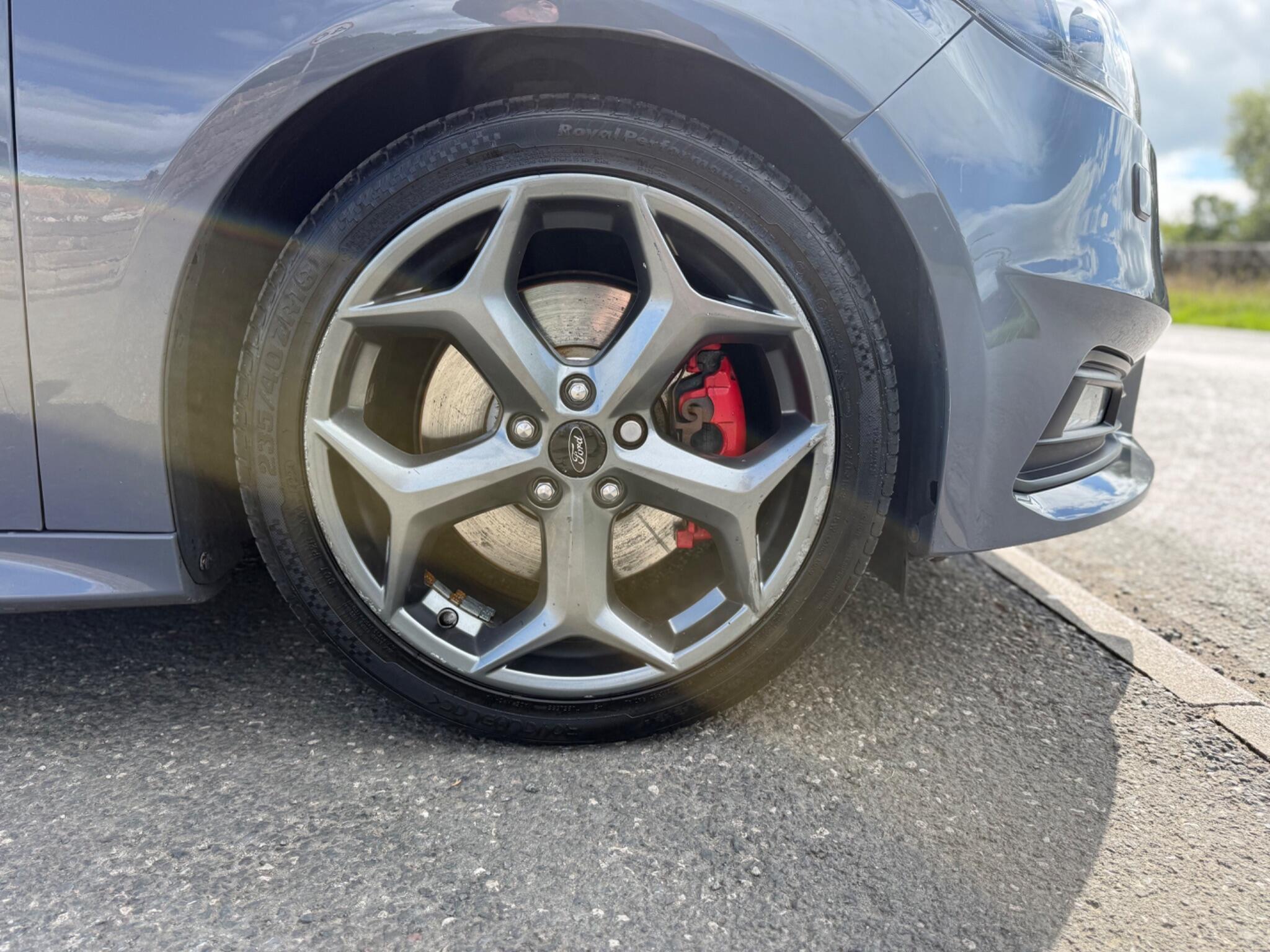 Ford Focus - Image 14