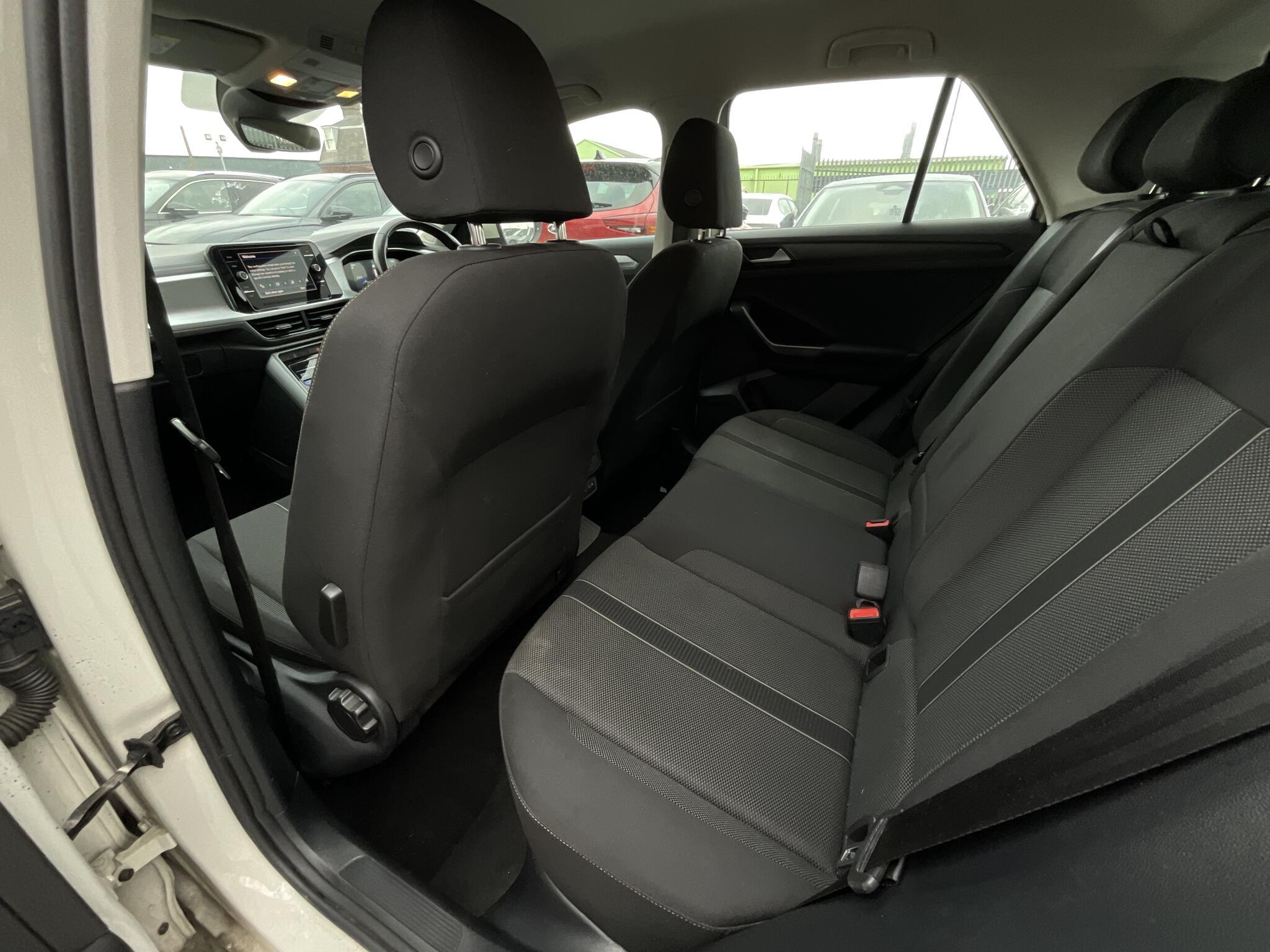 Volkswagen T-Roc - Image 13