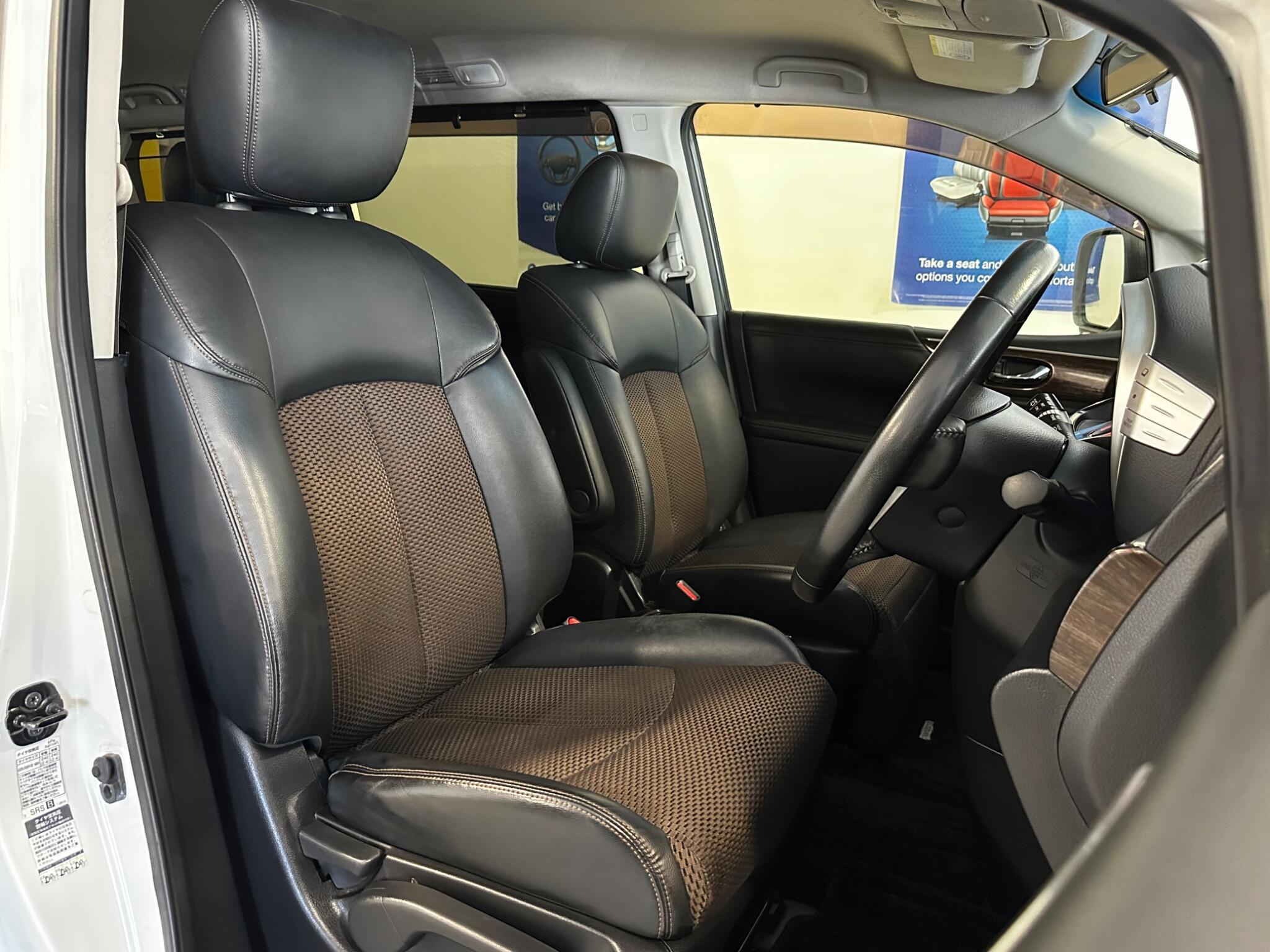 Nissan Elgrand - Image 14