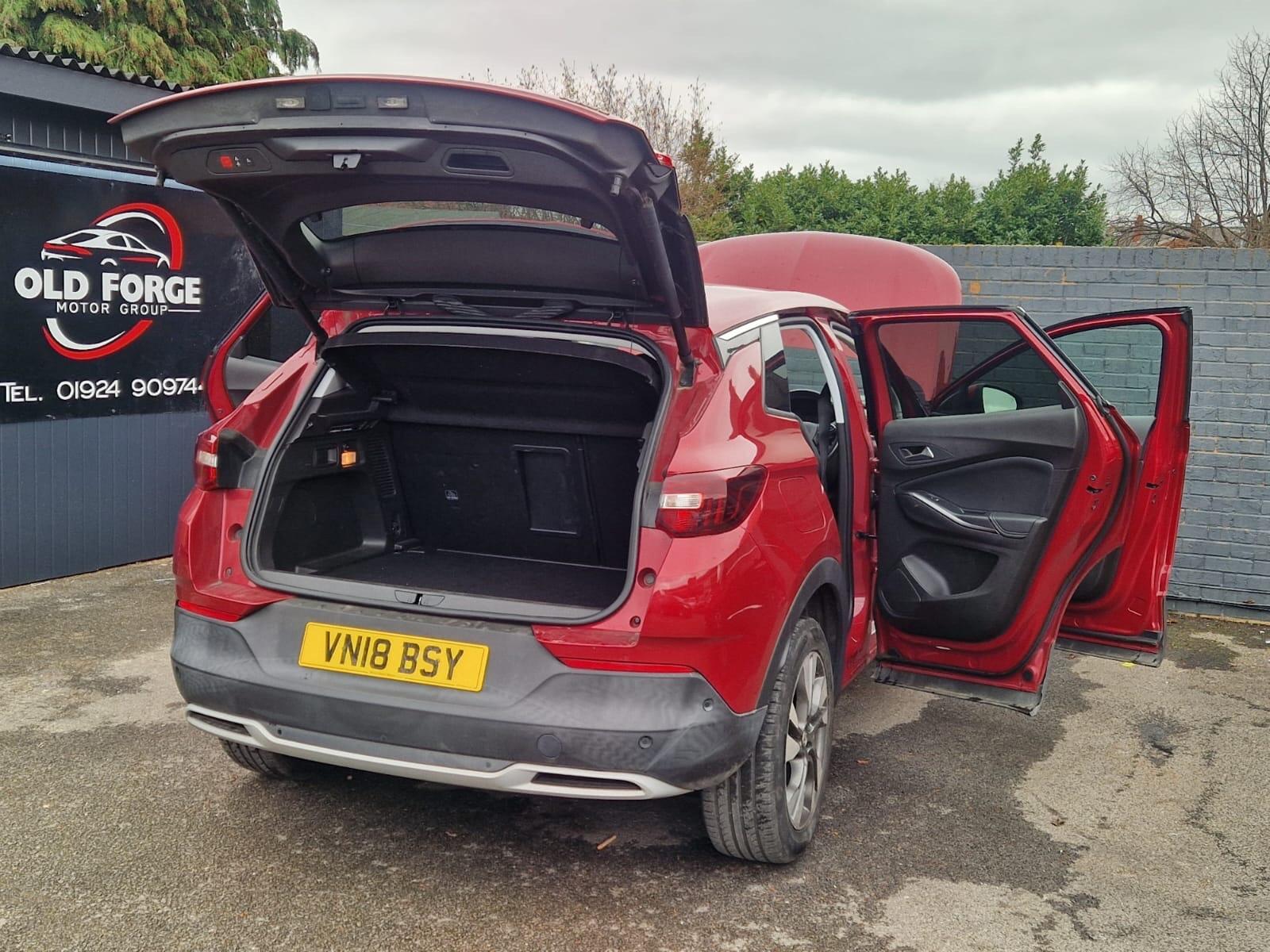 Vauxhall Grandland X - Image 21