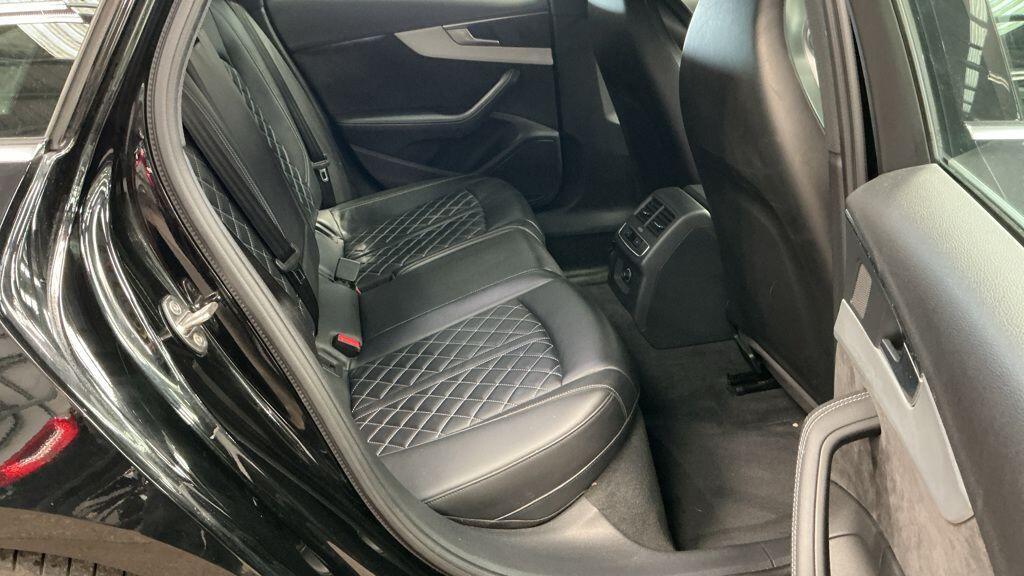 Audi S4 - Image 7
