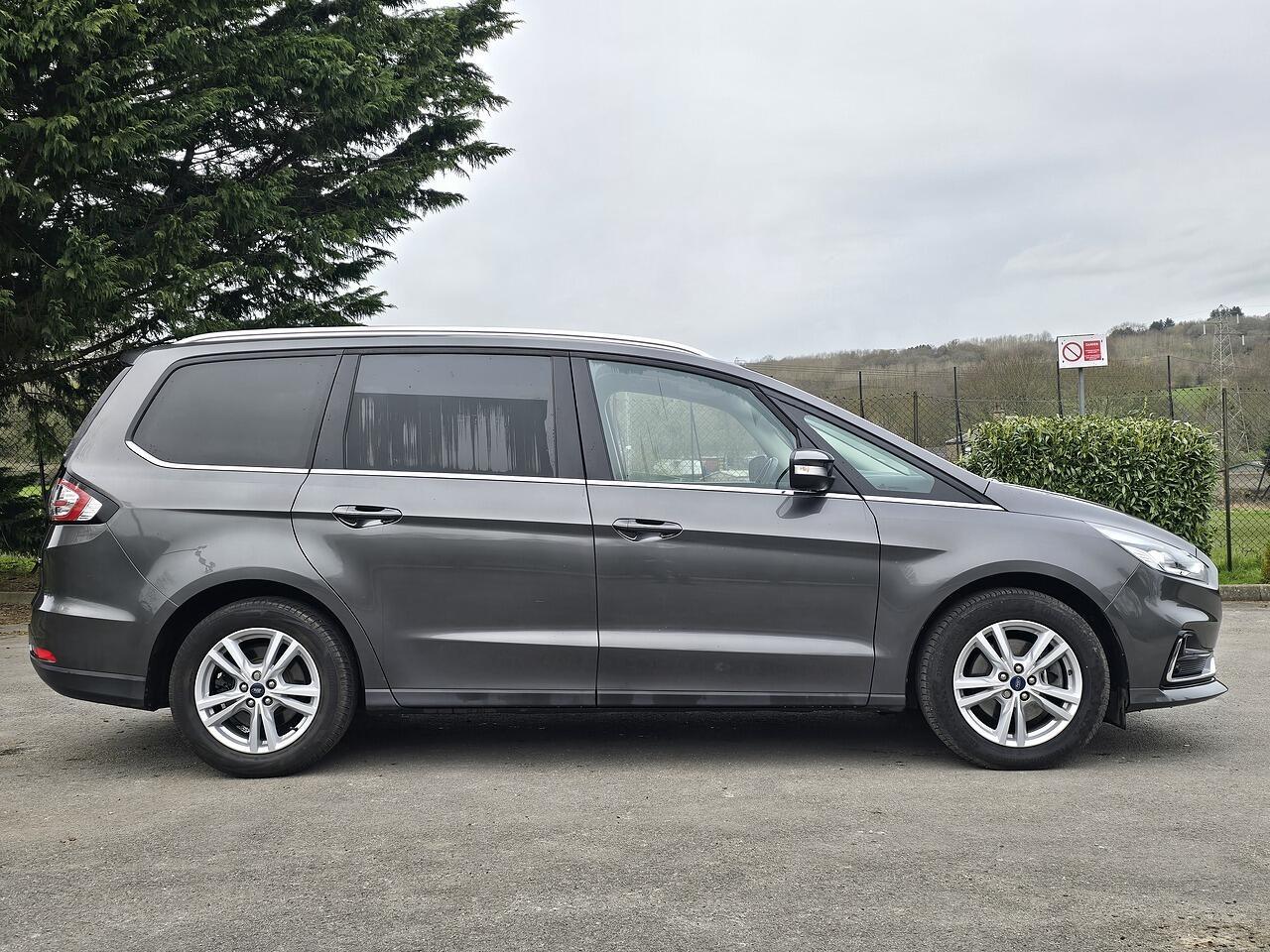 Ford Galaxy - Image 25