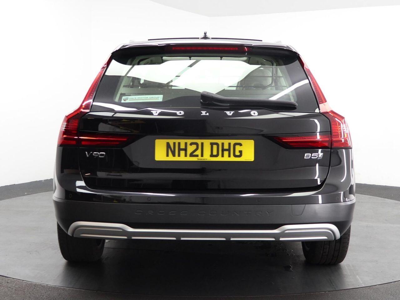 Volvo V90 CROSS COUNTRY - Image 8