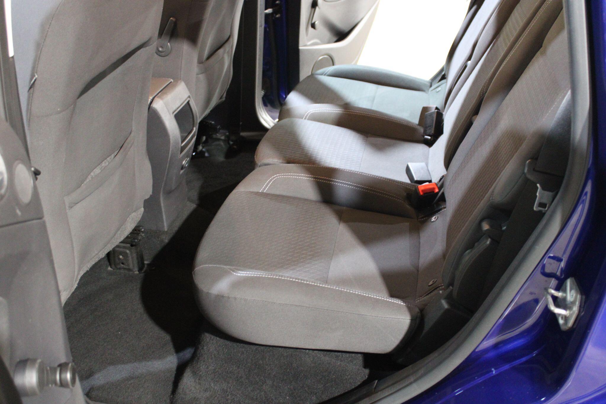 Ford C-MAX - Image 17