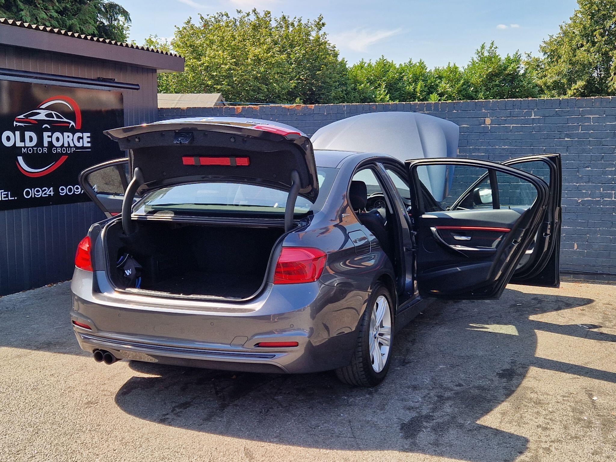 BMW 3 Series - Image 8