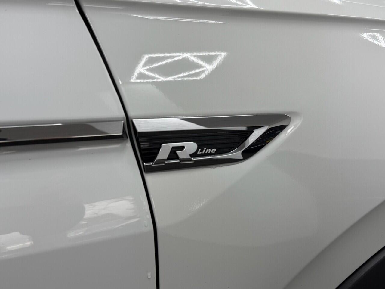 Volkswagen Tiguan - Image 15