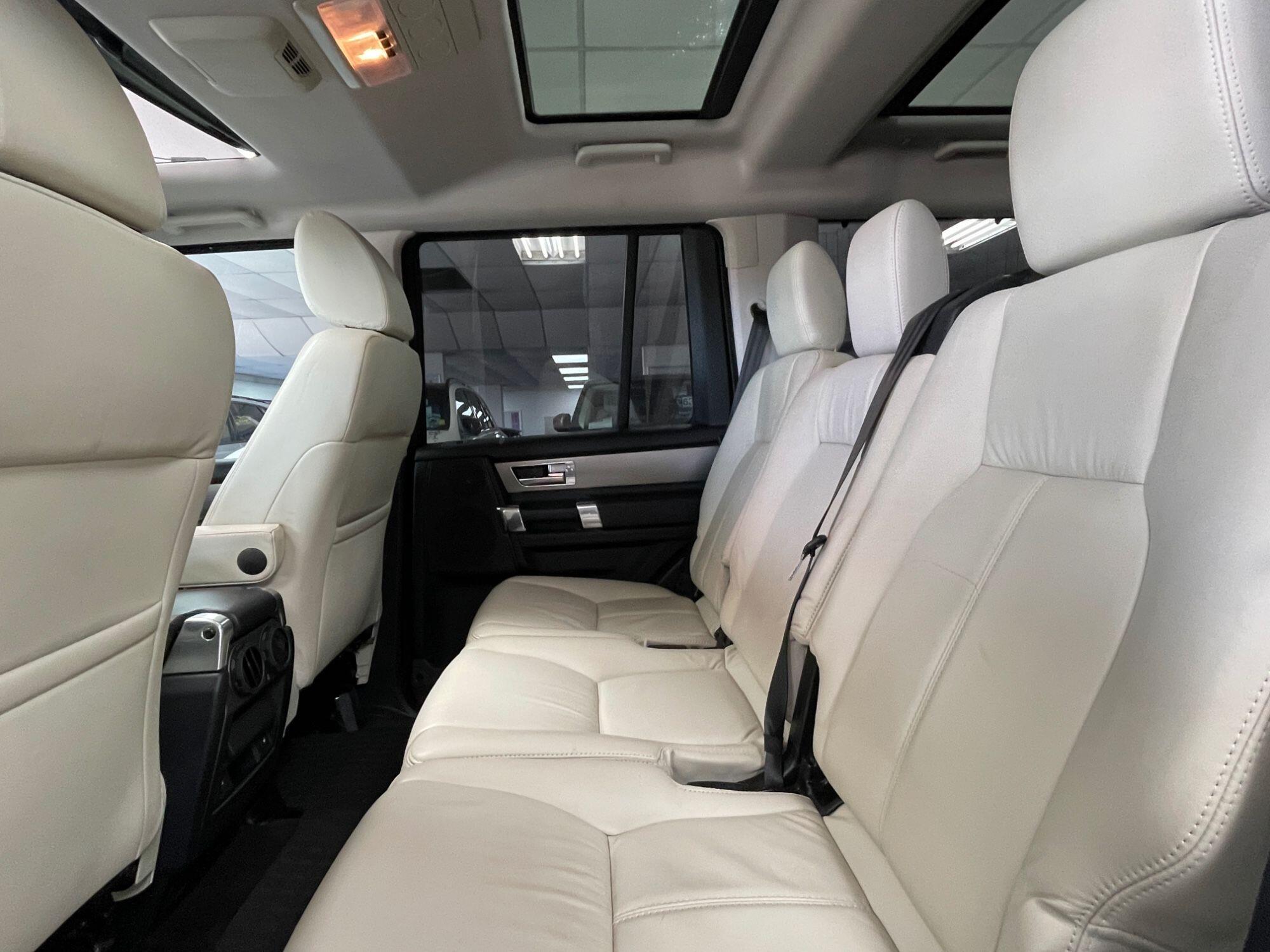 Land Rover DISCOVERY 4 - Image 34