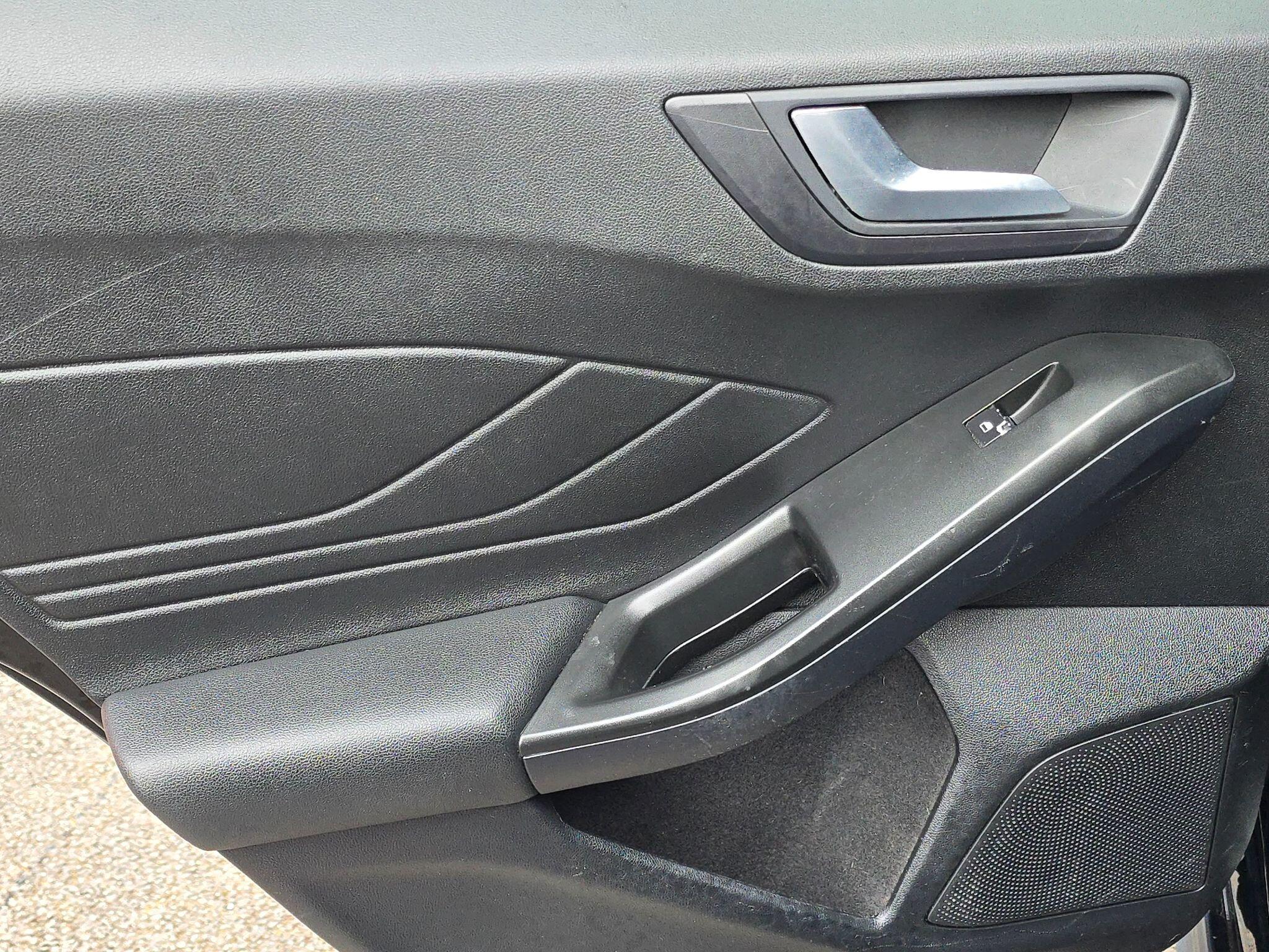 Ford Focus - Image 38