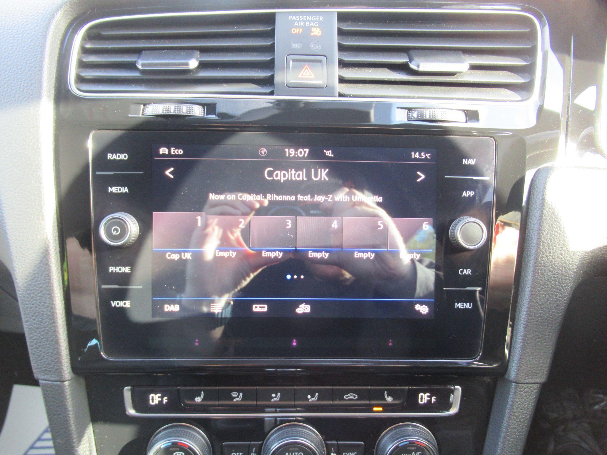 Volkswagen Golf - Image 35