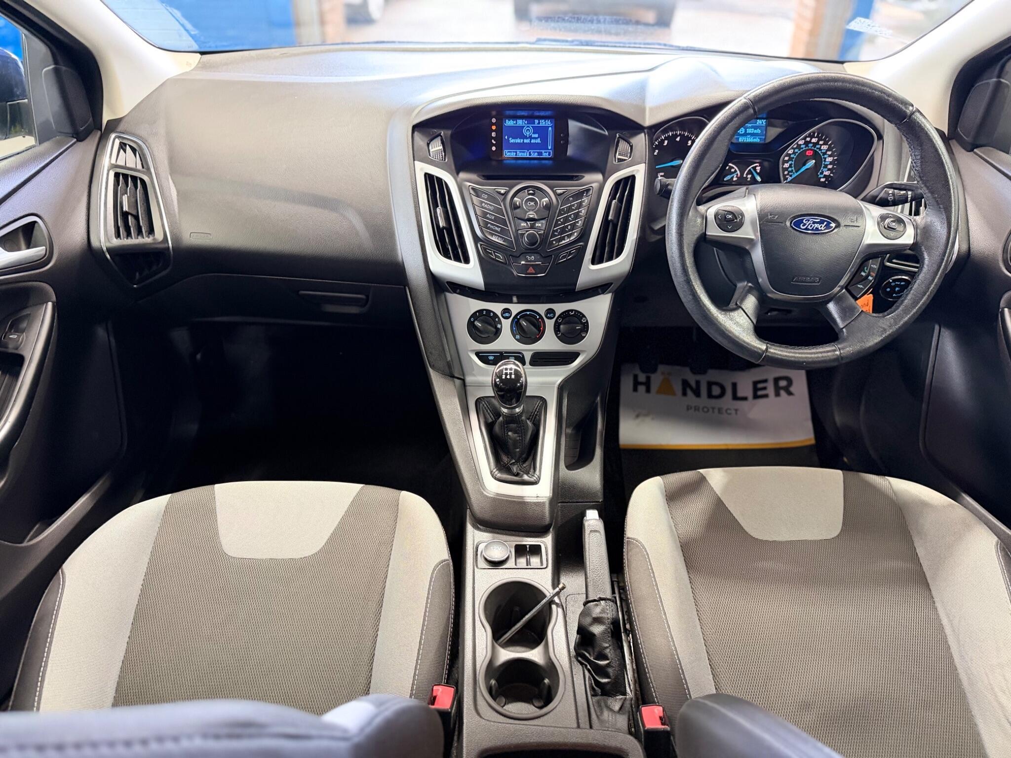 Ford Focus - Image 34