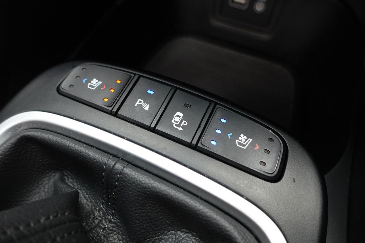 Hyundai Santa Fe - Image 45