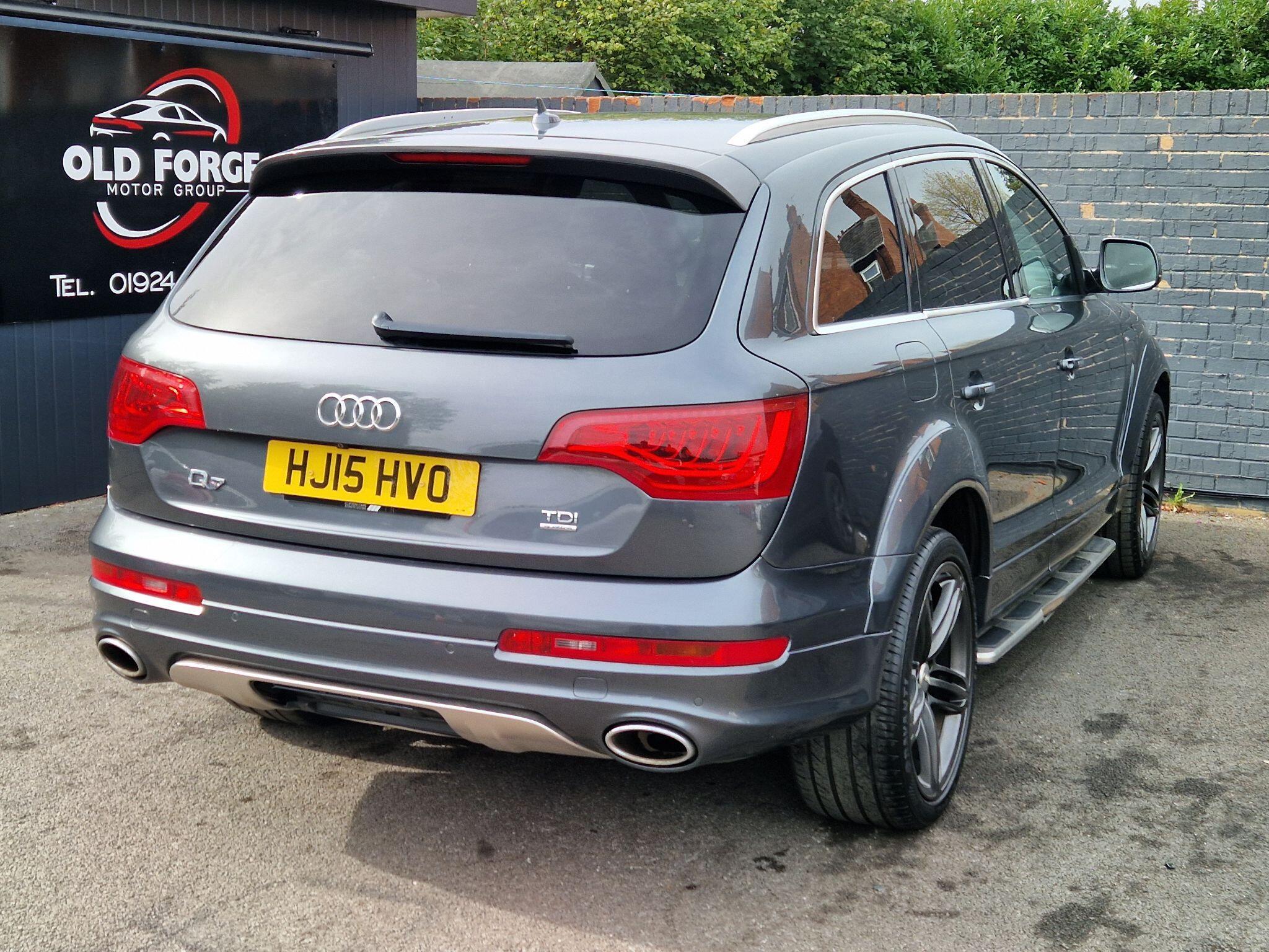 Audi Q7 - Image 10