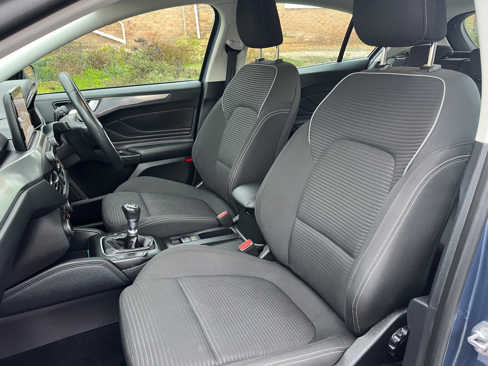 Ford Focus - Image 14