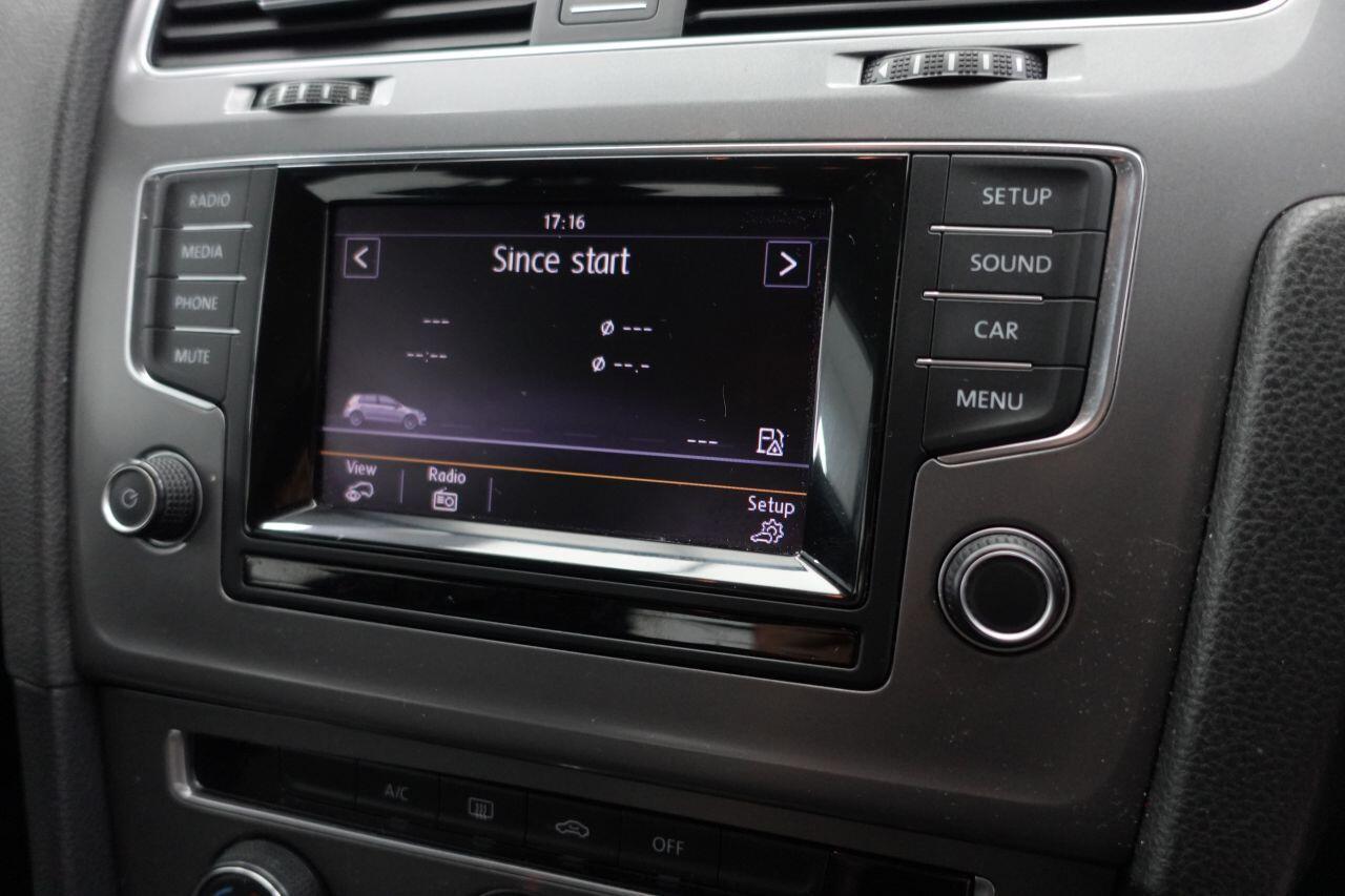 Volkswagen Golf - Image 17
