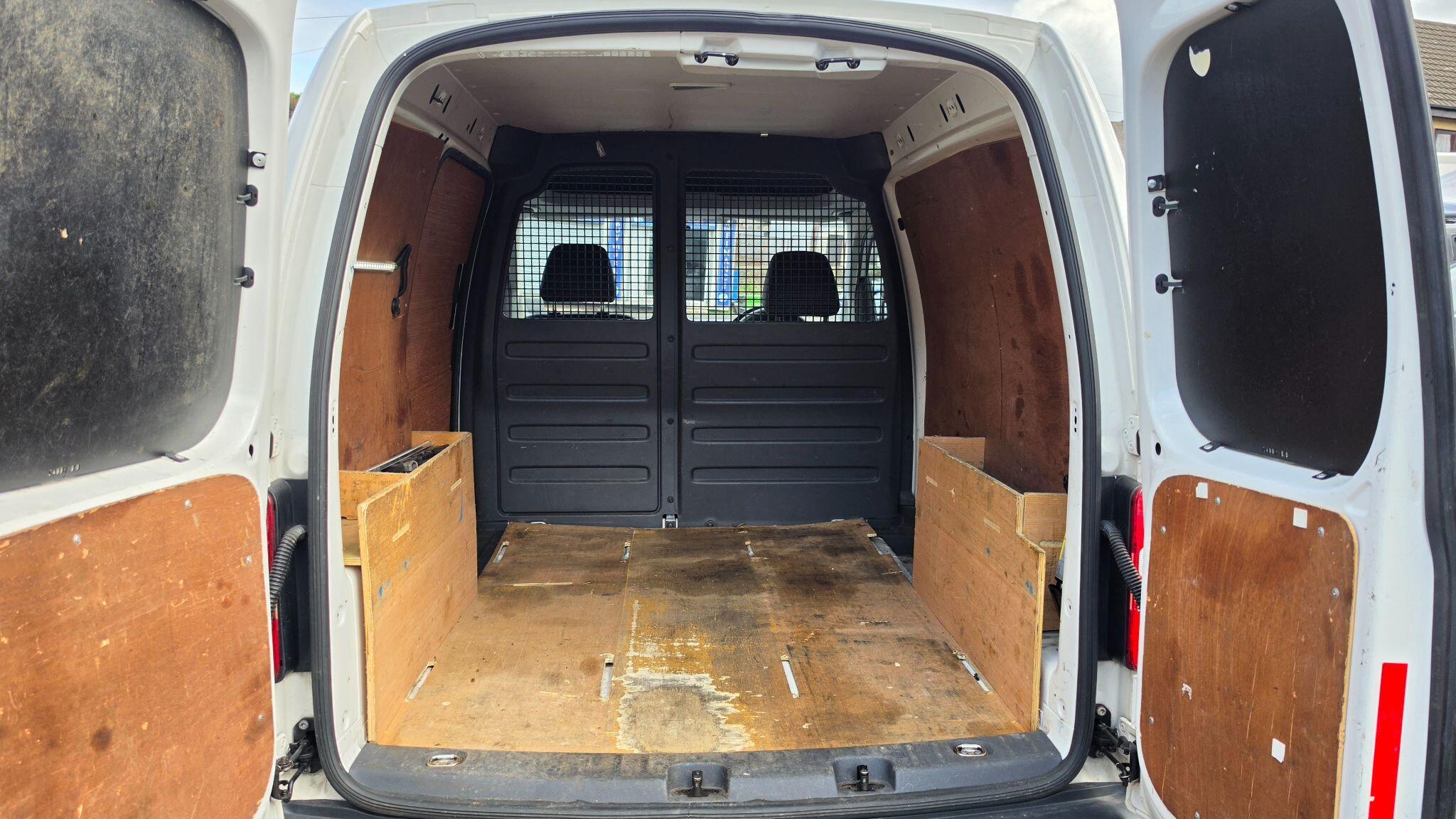Volkswagen Caddy - Image 17
