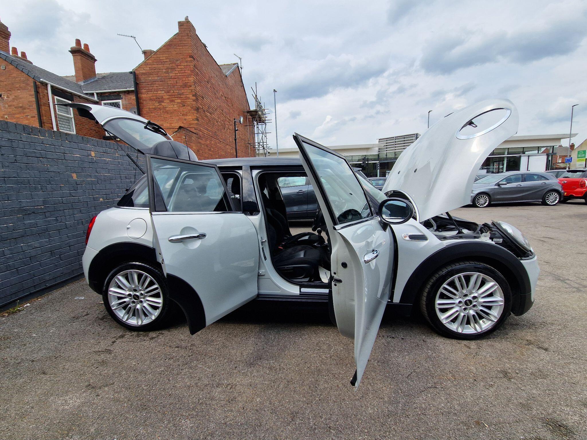 MINI Hatch - Image 22