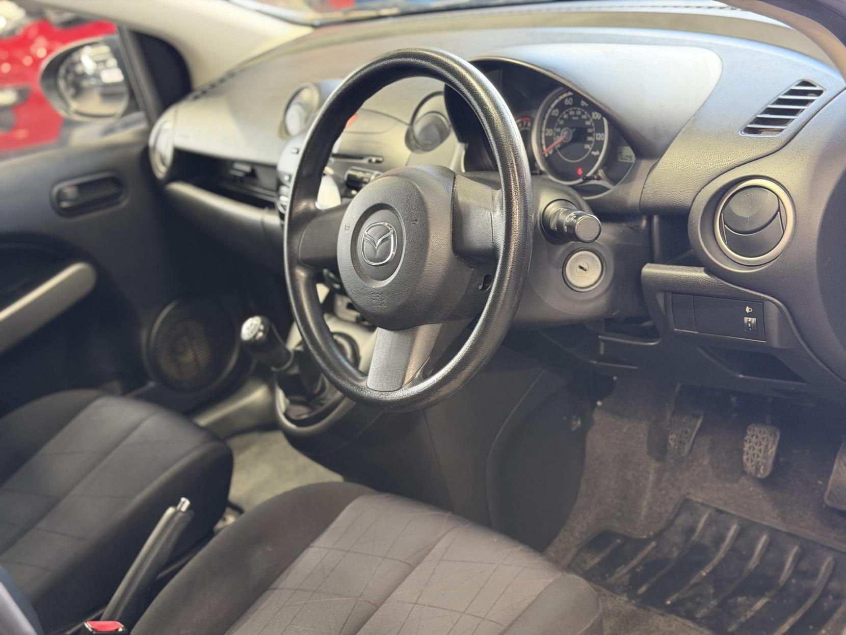 Mazda MAZDA2 - Image 16