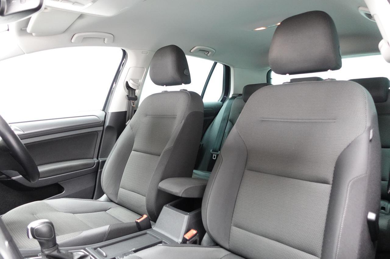 Volkswagen Golf - Image 17