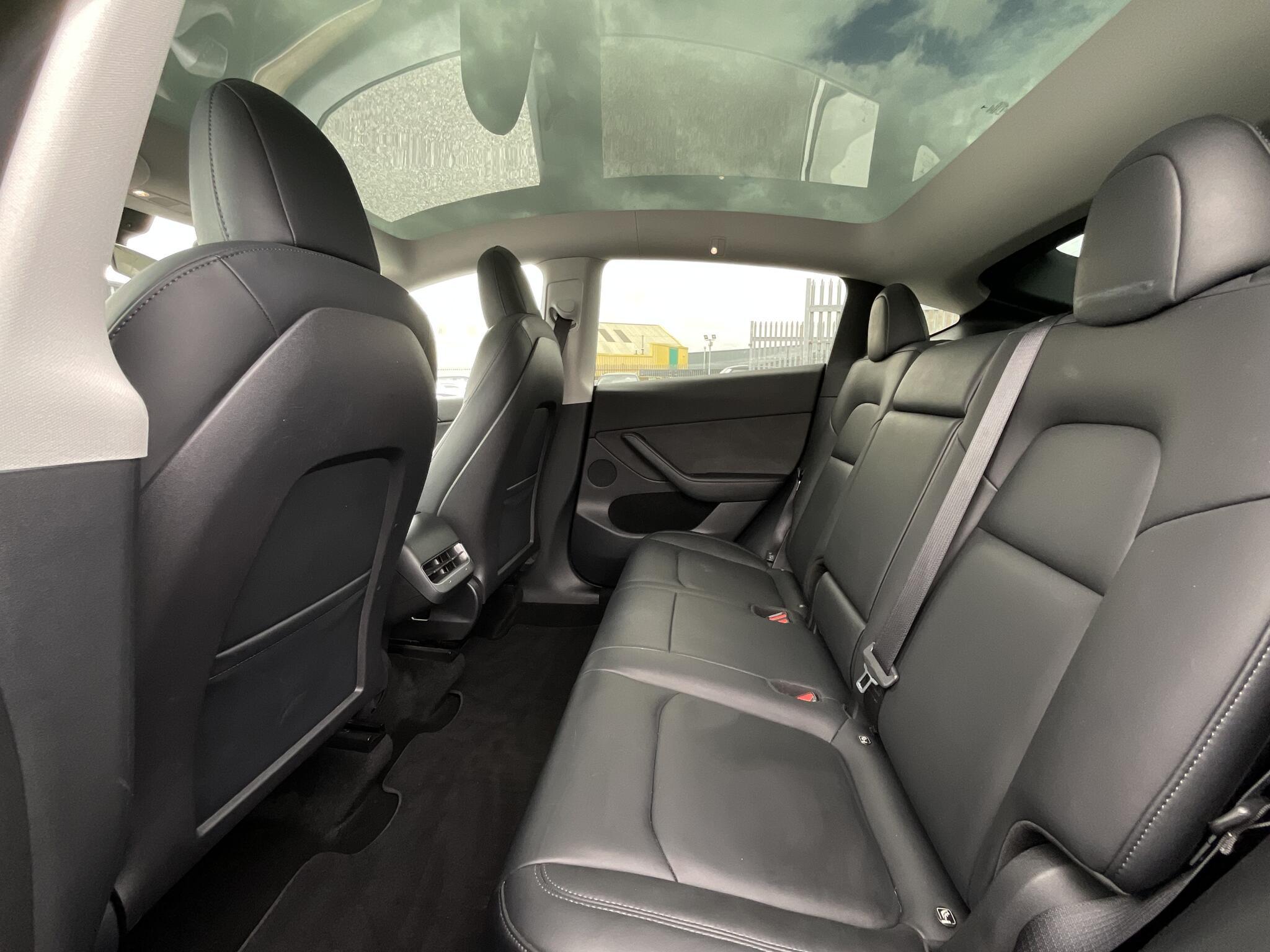 Tesla Model Y - Image 15