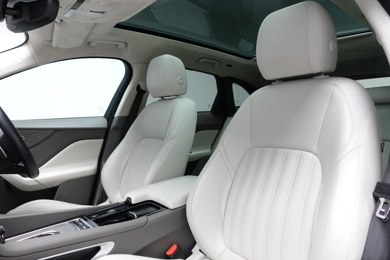 Jaguar F-Pace - Image 30