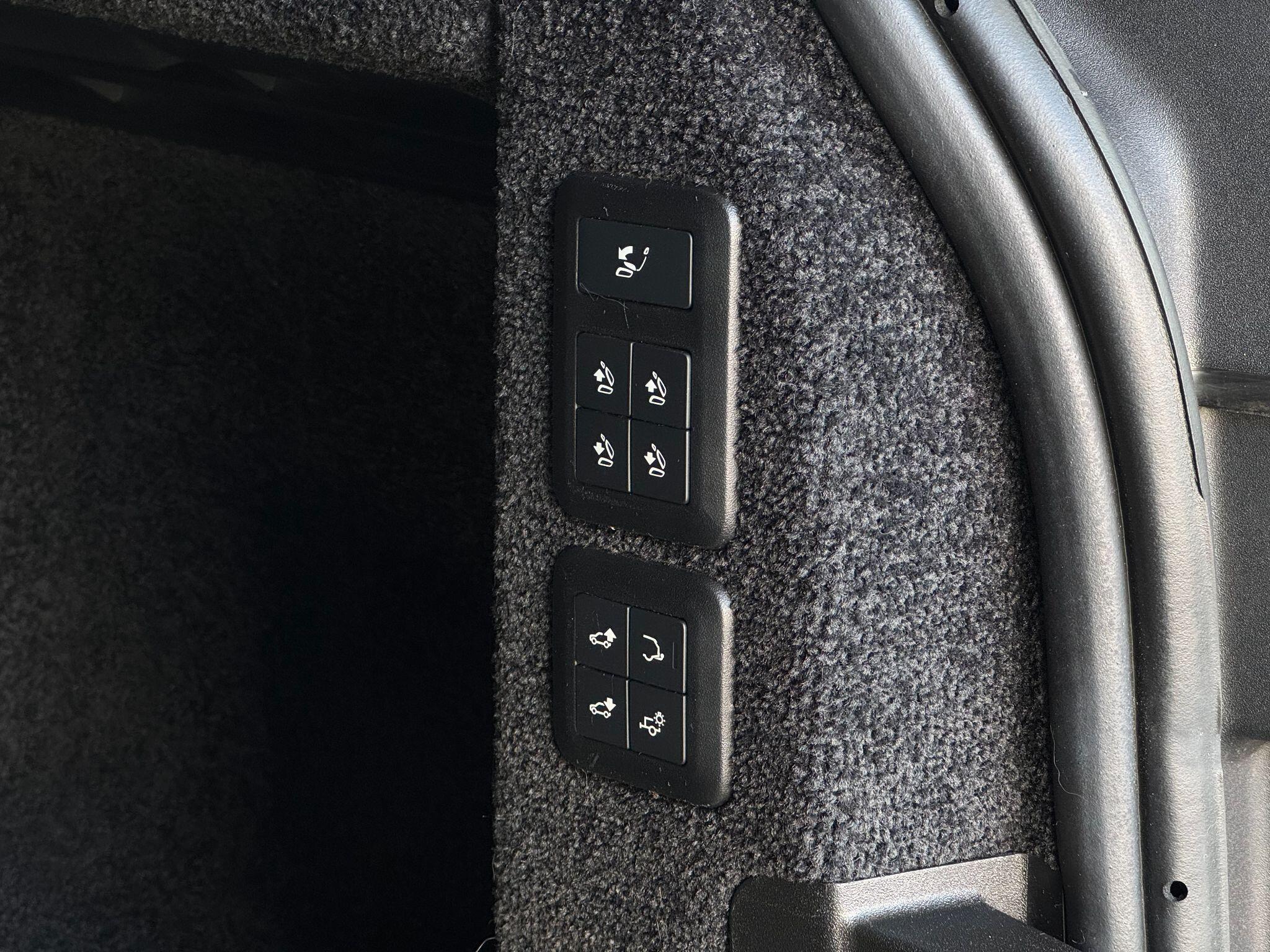Land Rover Range Rover - Image 19