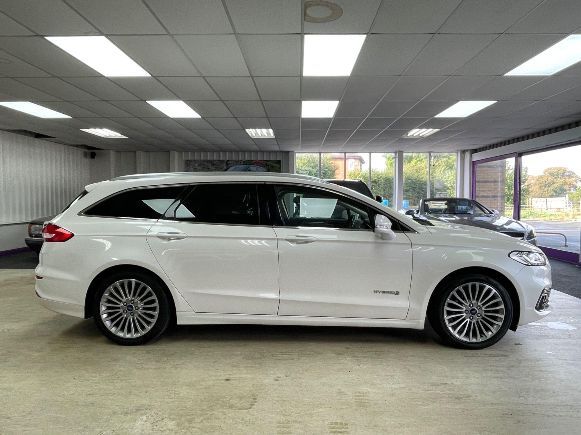 Ford Mondeo - Image 11