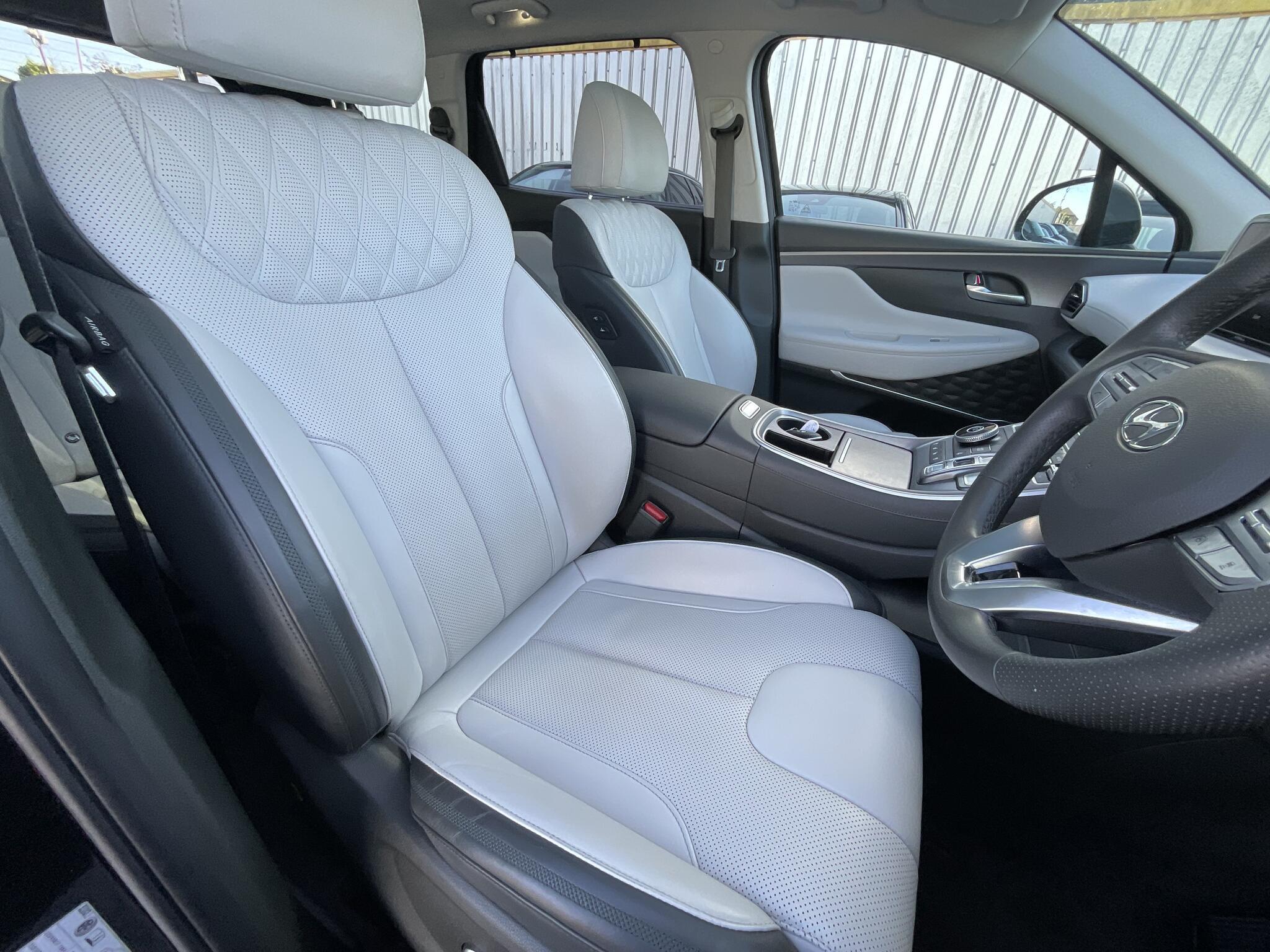 Hyundai Santa Fe - Image 8