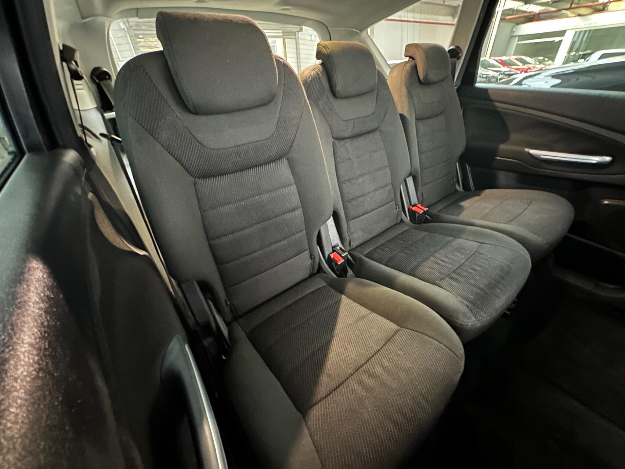 Ford S-MAX - Image 11