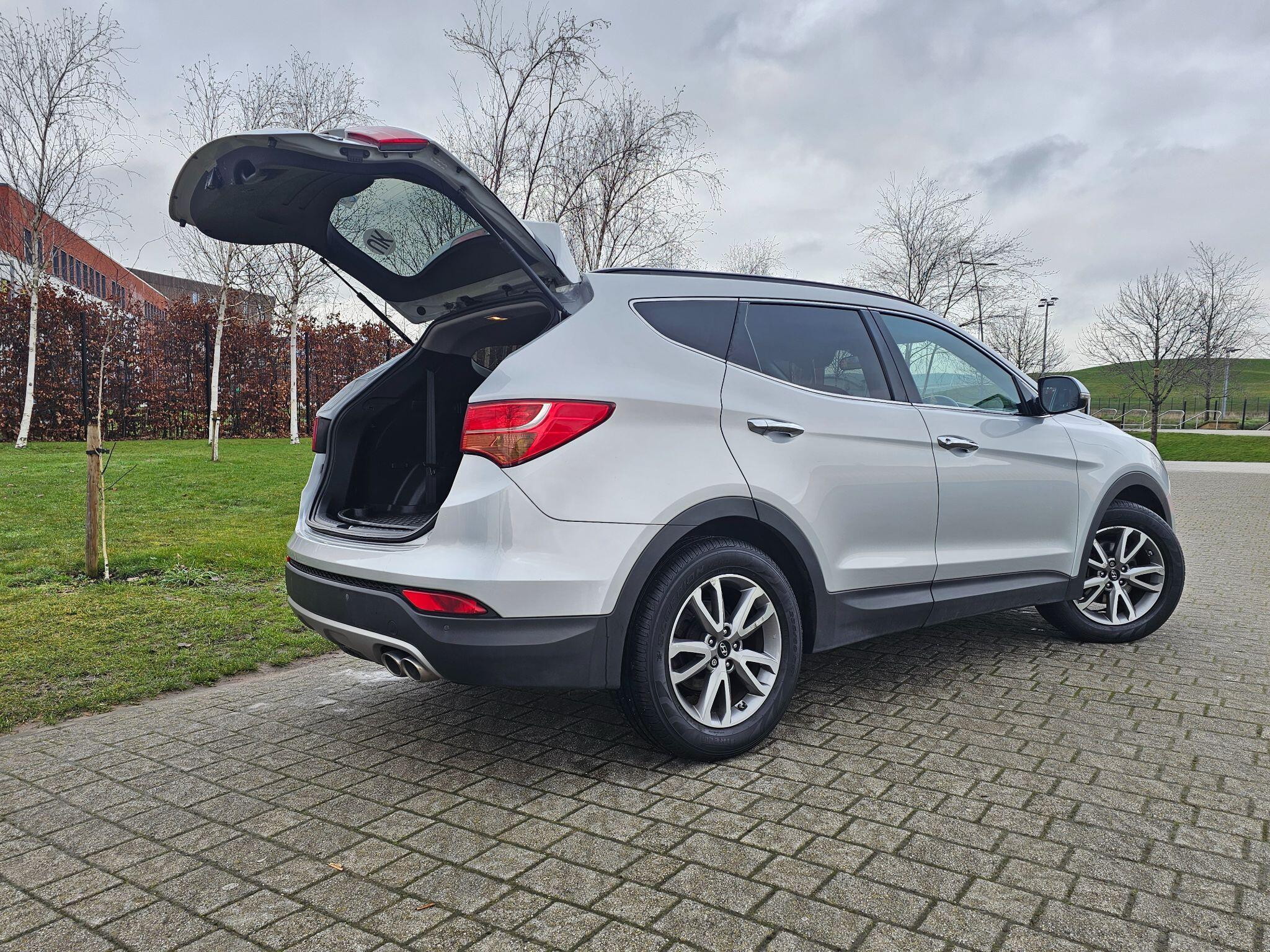 Hyundai Santa Fe - Image 12
