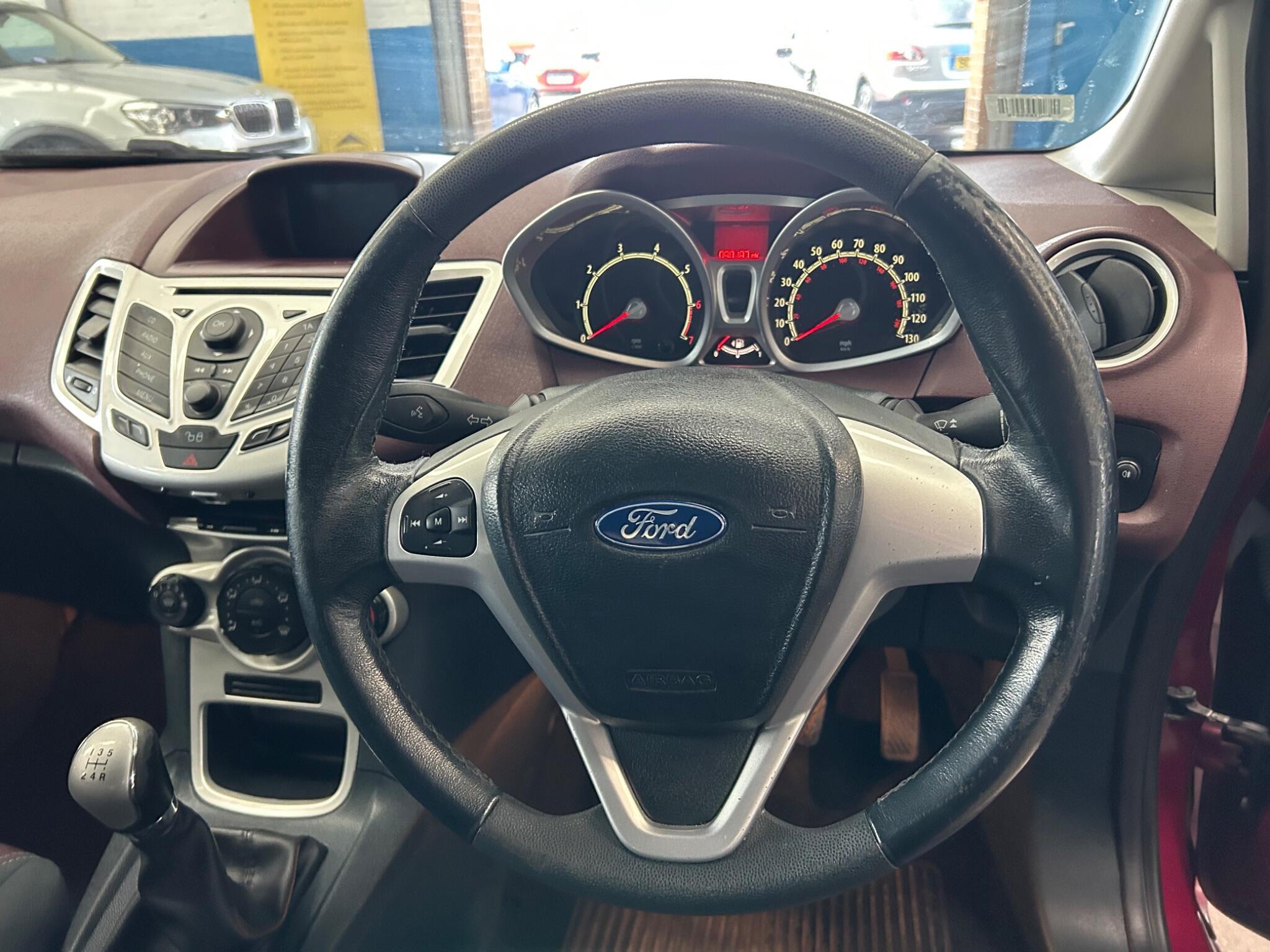 Ford Fiesta - Image 10