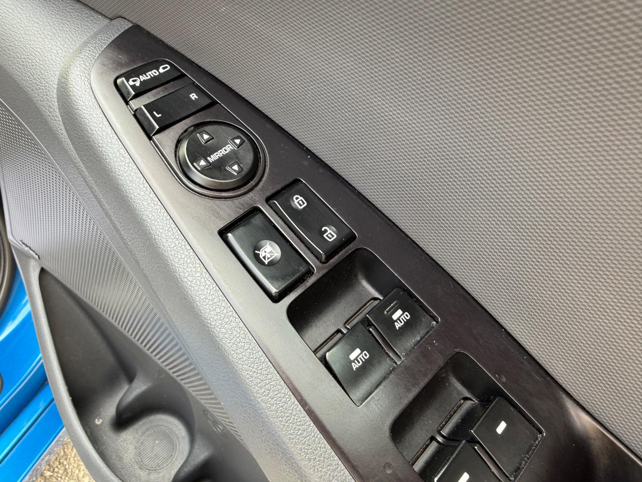 Hyundai Ioniq - Image 27