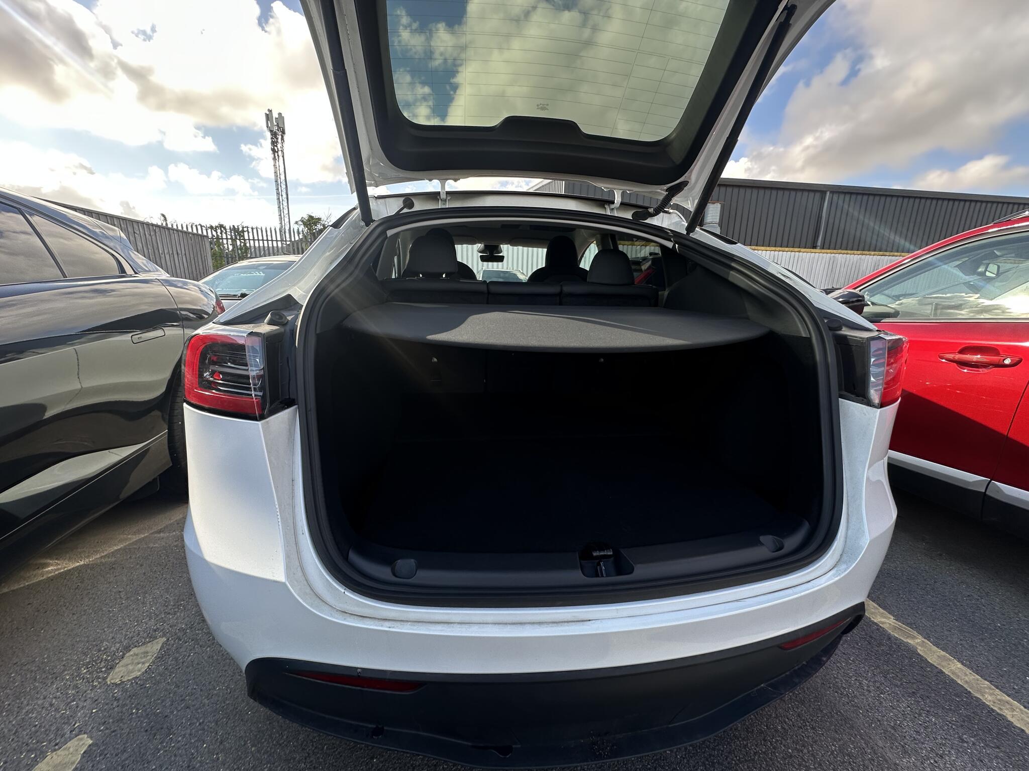 Tesla Model Y - Image 15