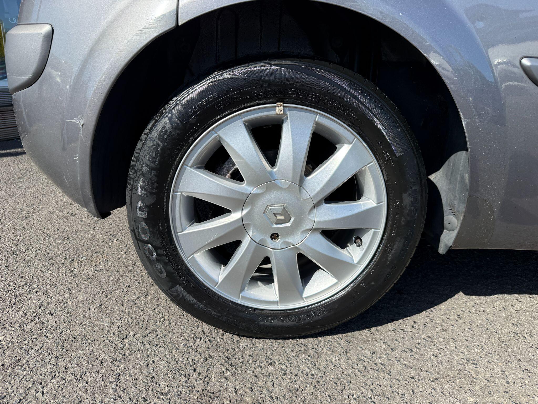 Renault Megane - Image 61