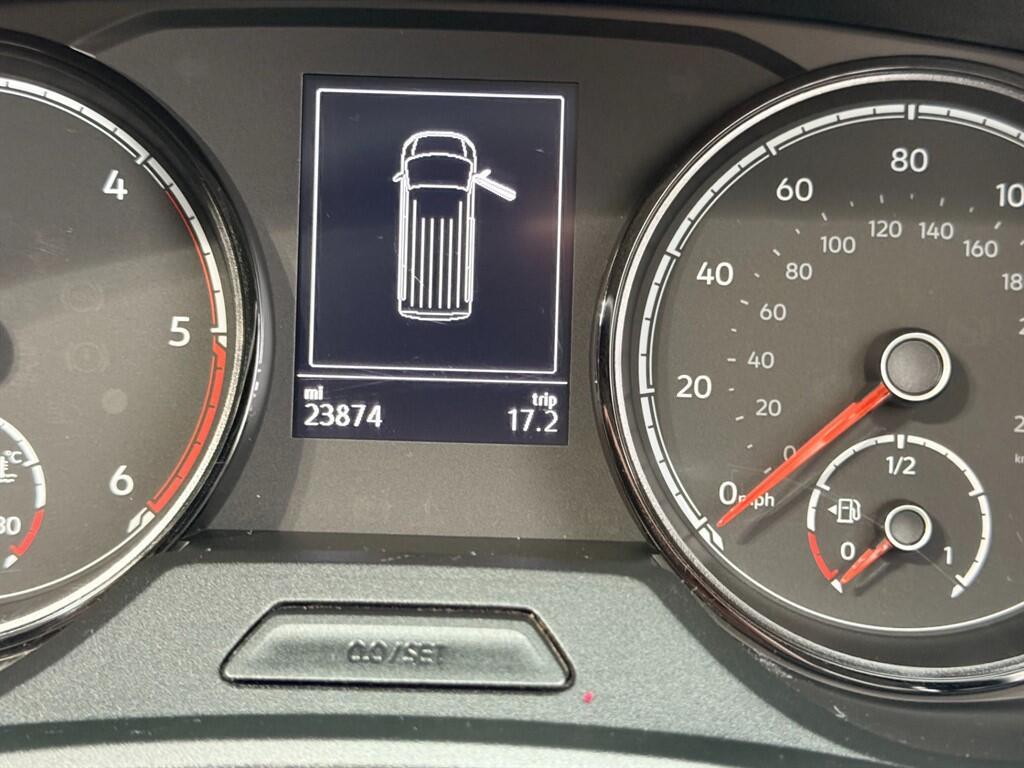 Volkswagen Transporter - Image 16