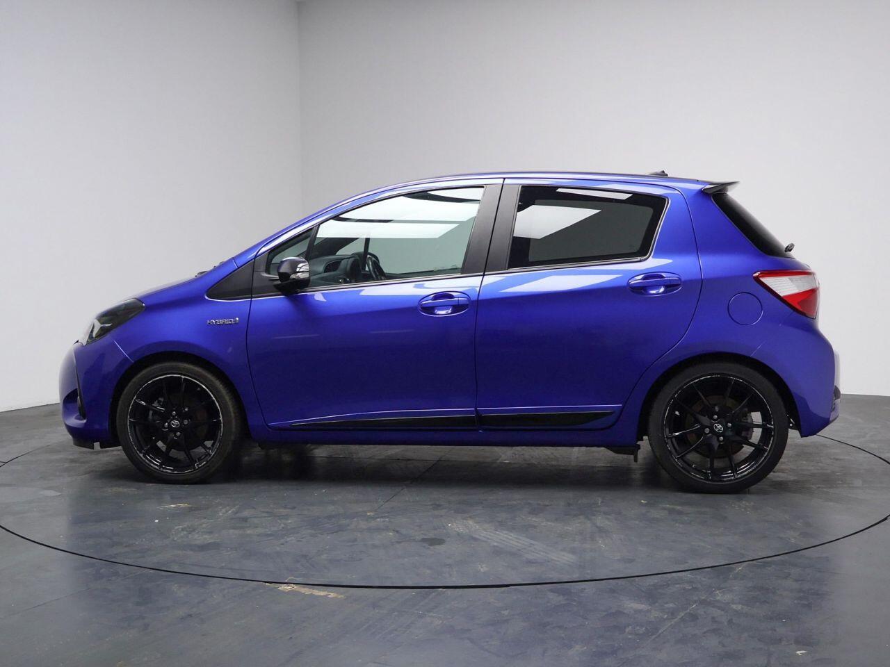 Toyota Yaris - Image 10