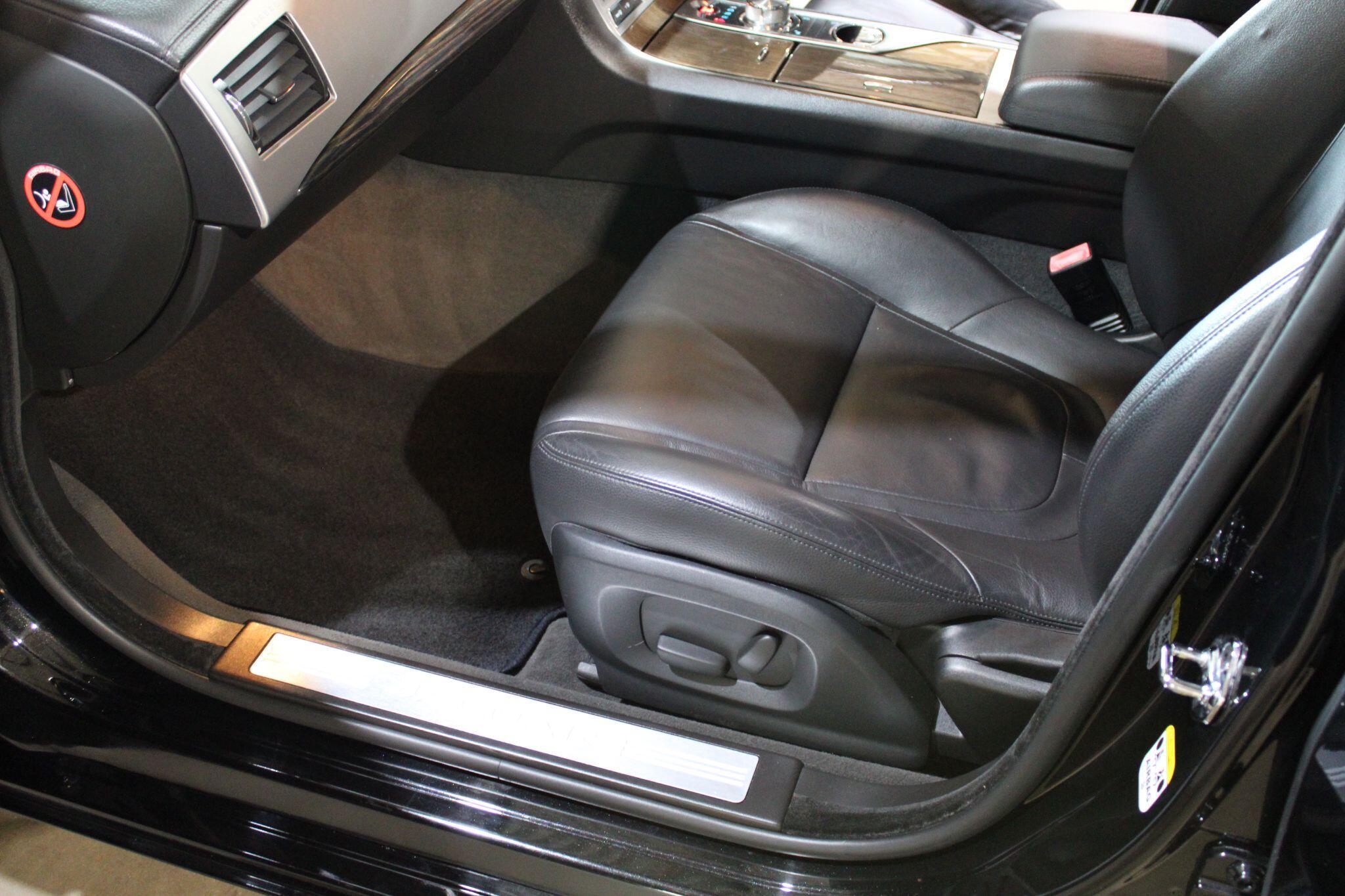 Jaguar XF - Image 10