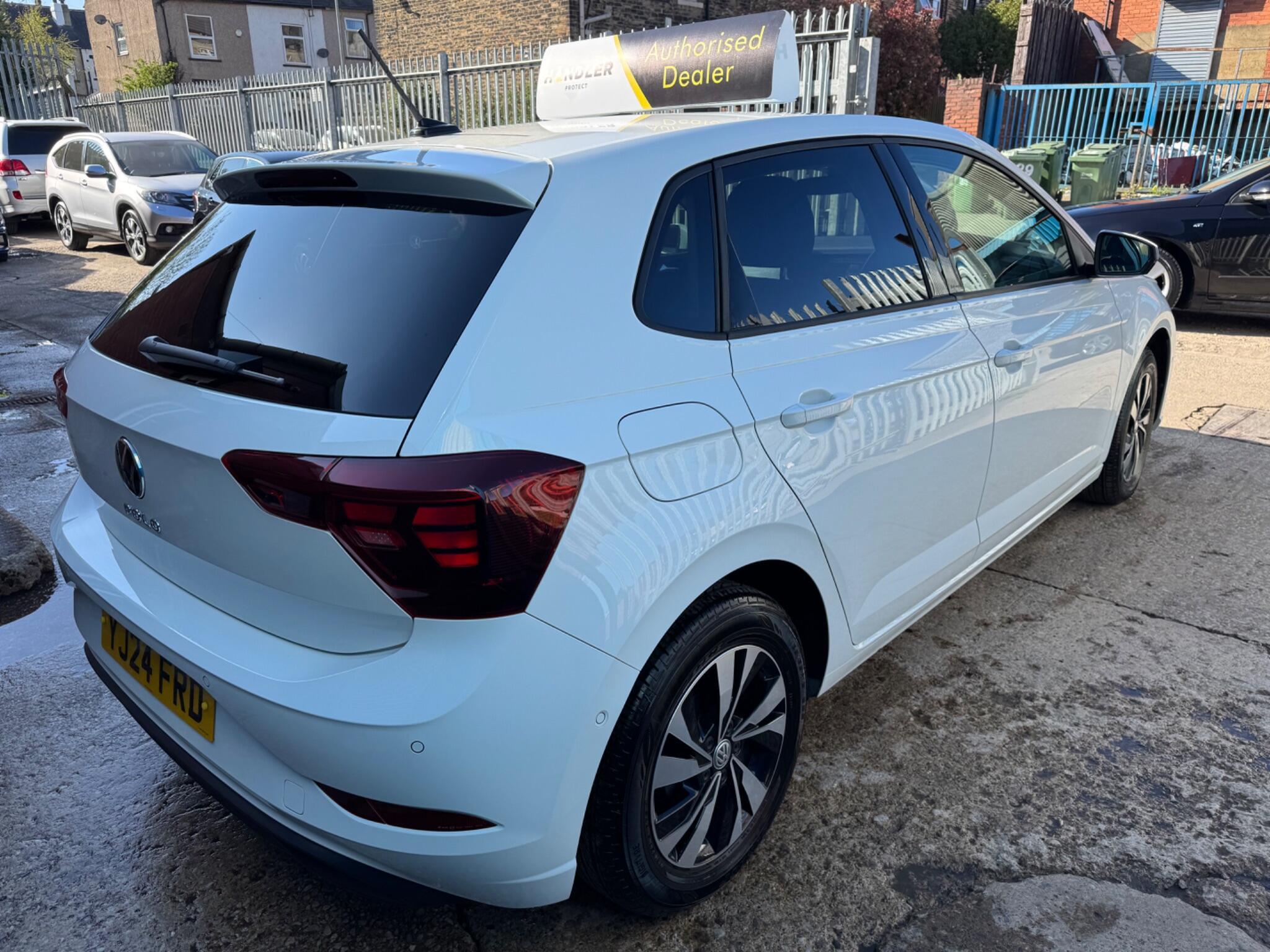 Volkswagen Polo - Image 9