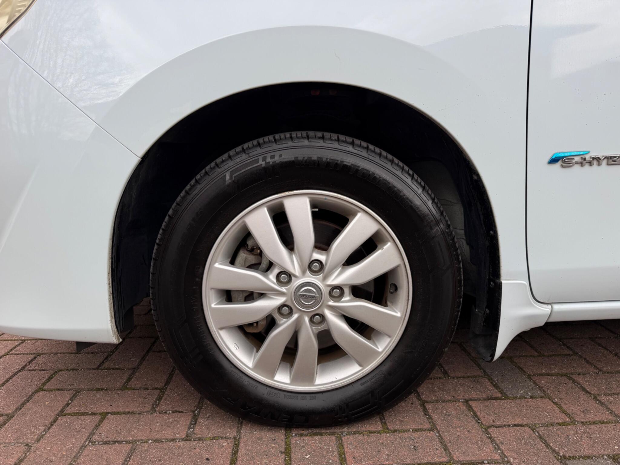 Nissan Serena - Image 28