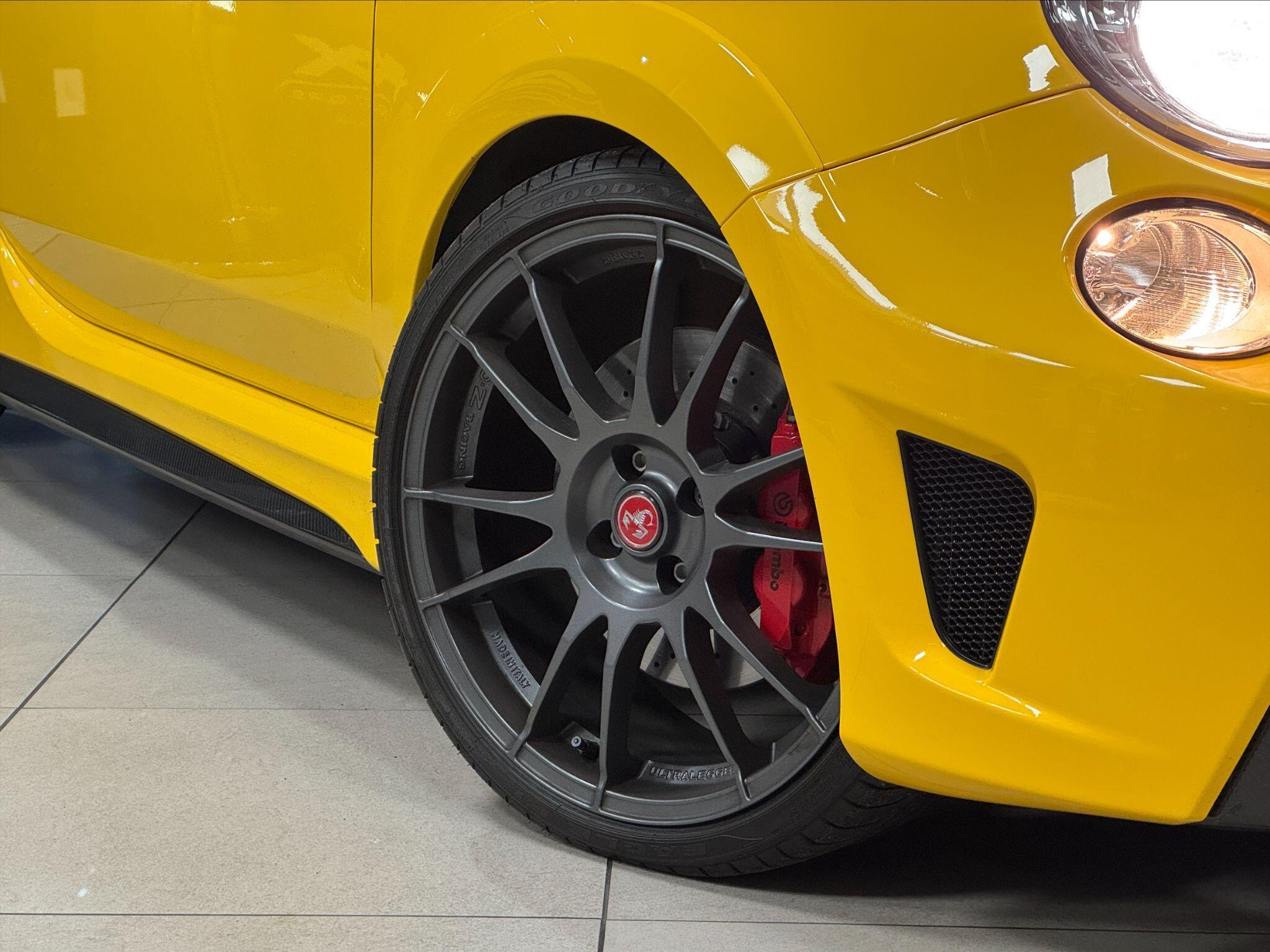 Abarth 695 - Image 4