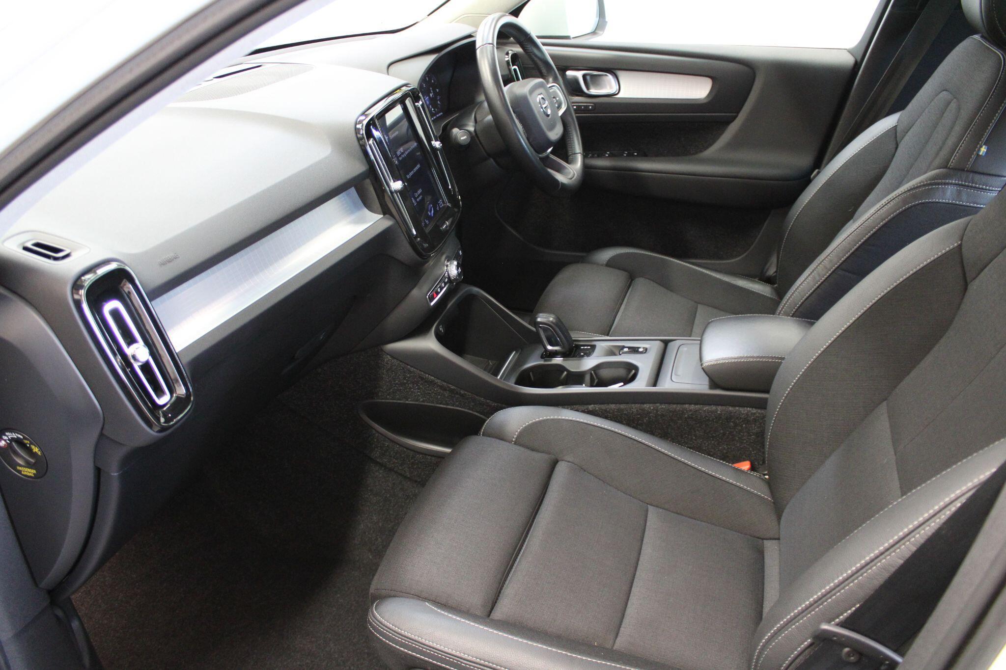 Volvo XC40 - Image 27