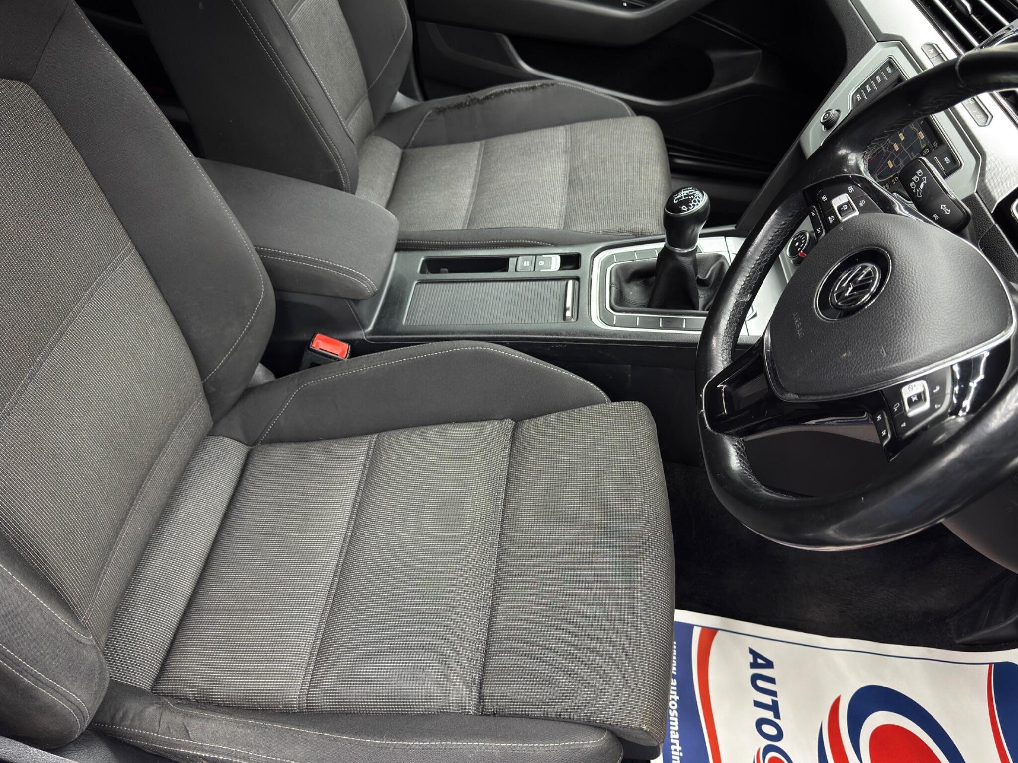 Volkswagen Passat - Image 15