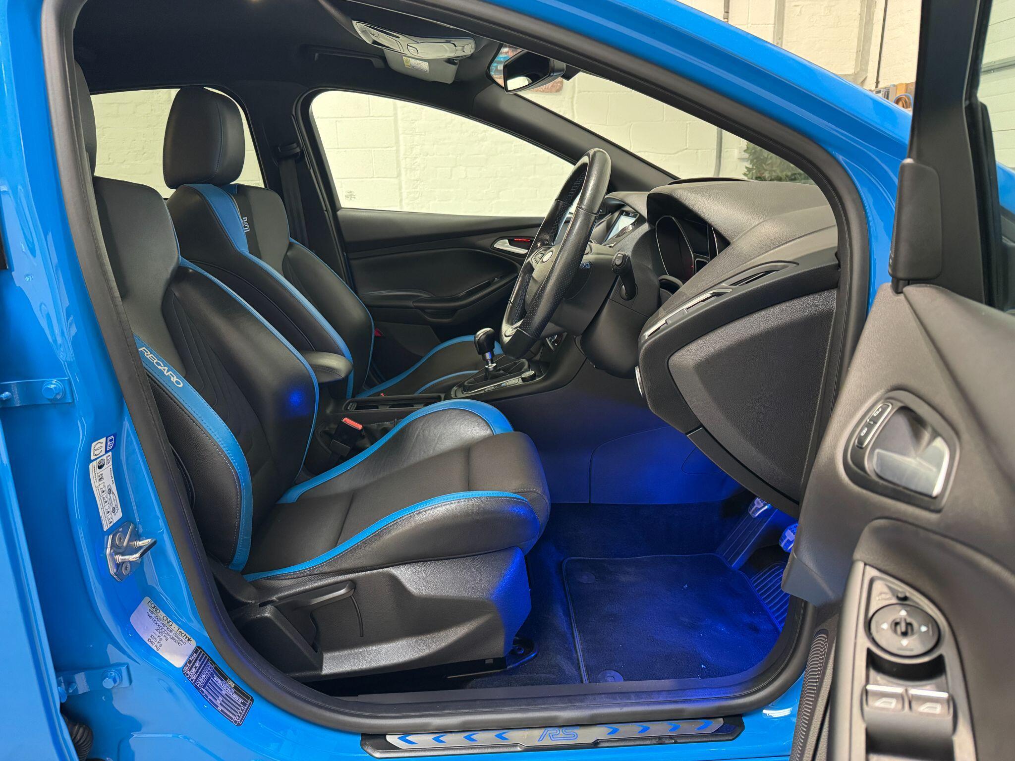Ford Focus - Image 18