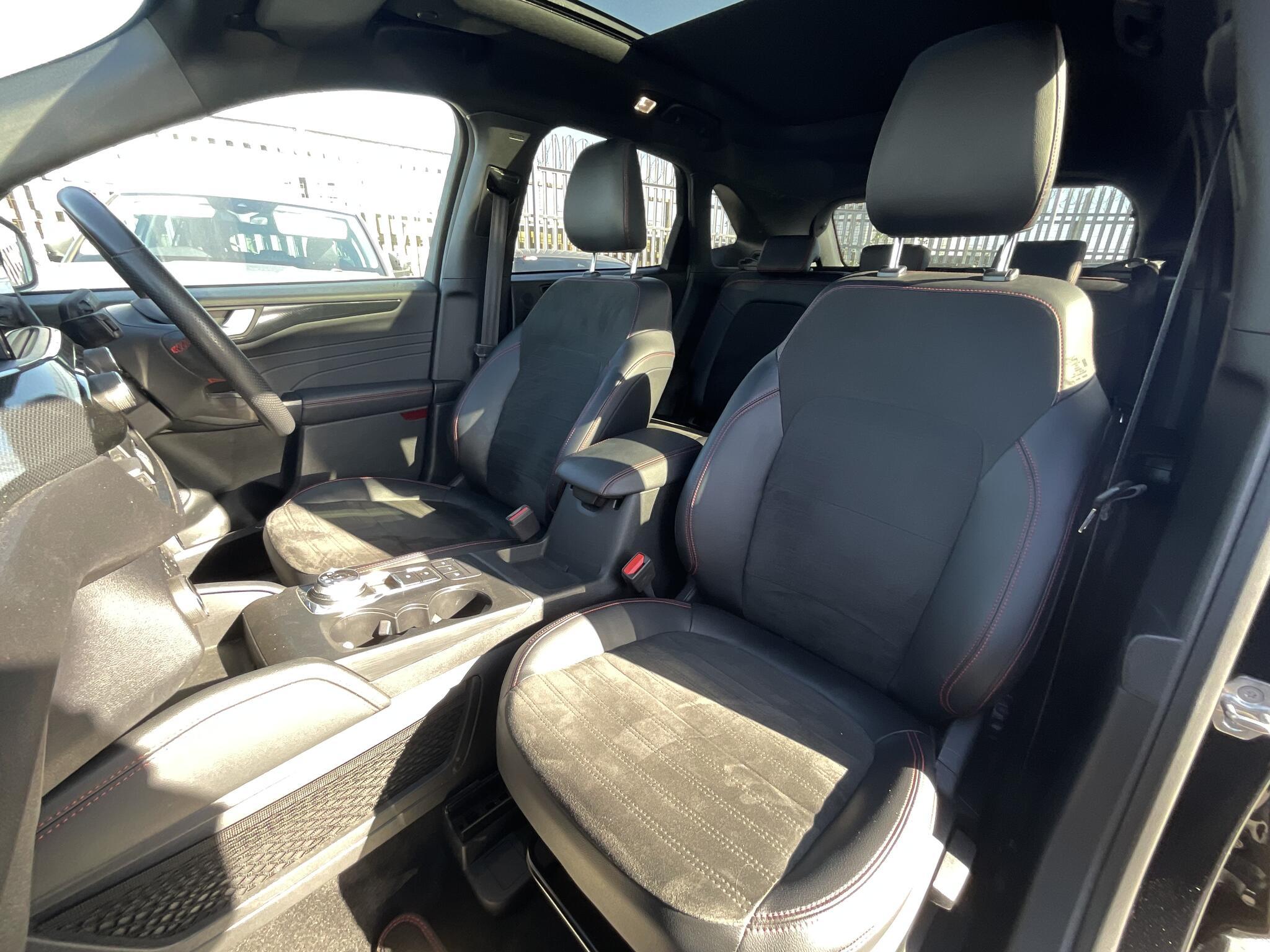 Ford Kuga - Image 17