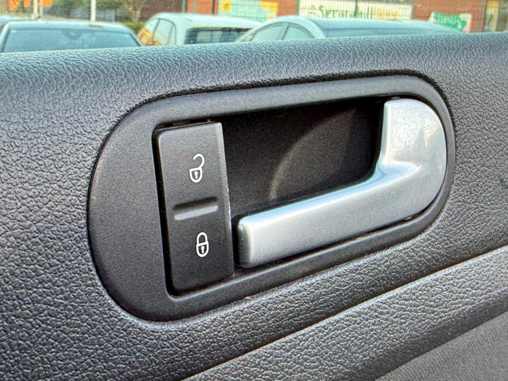 Volkswagen Golf Plus - Image 41