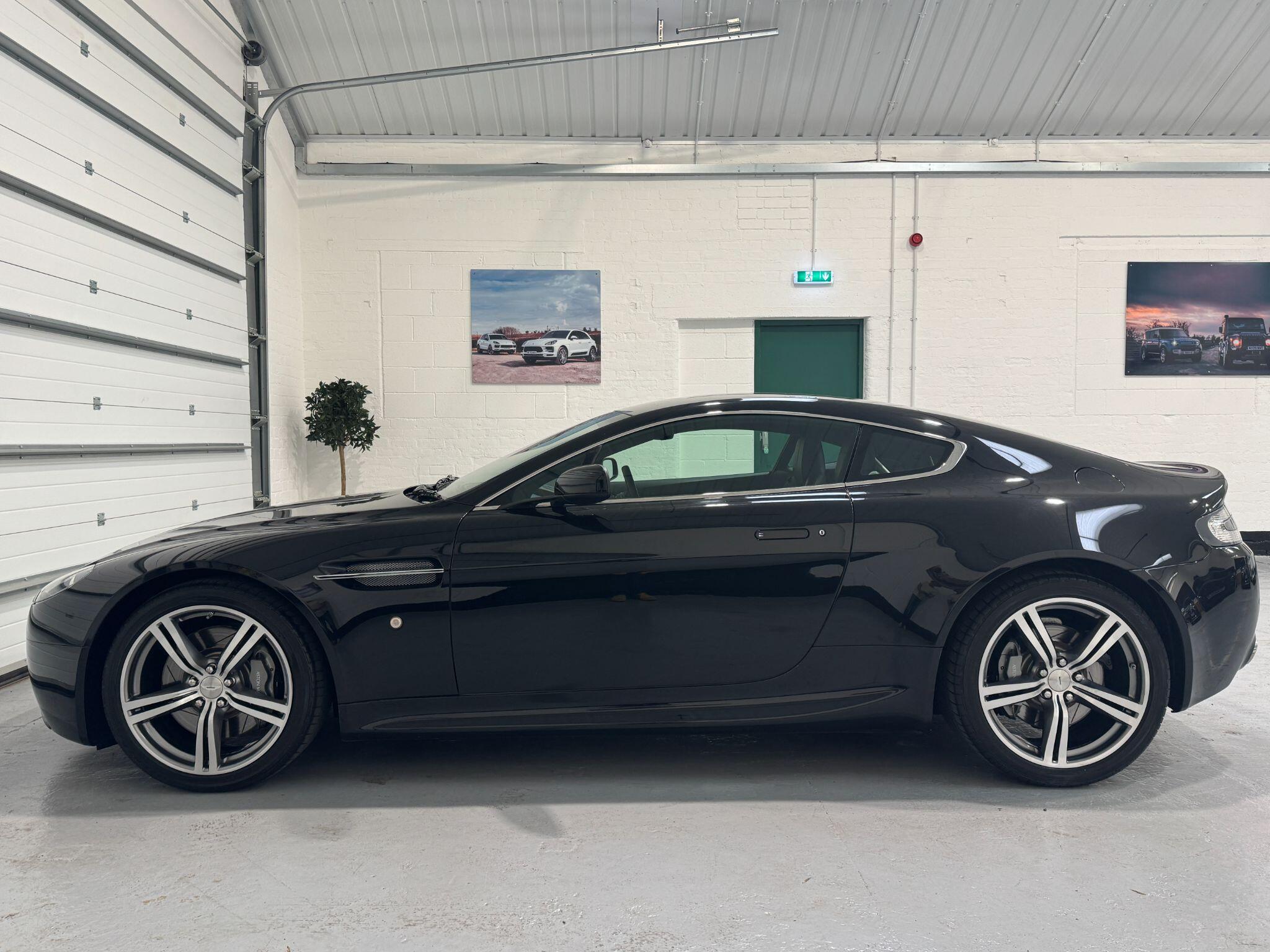 Aston Martin Vantage - Image 15